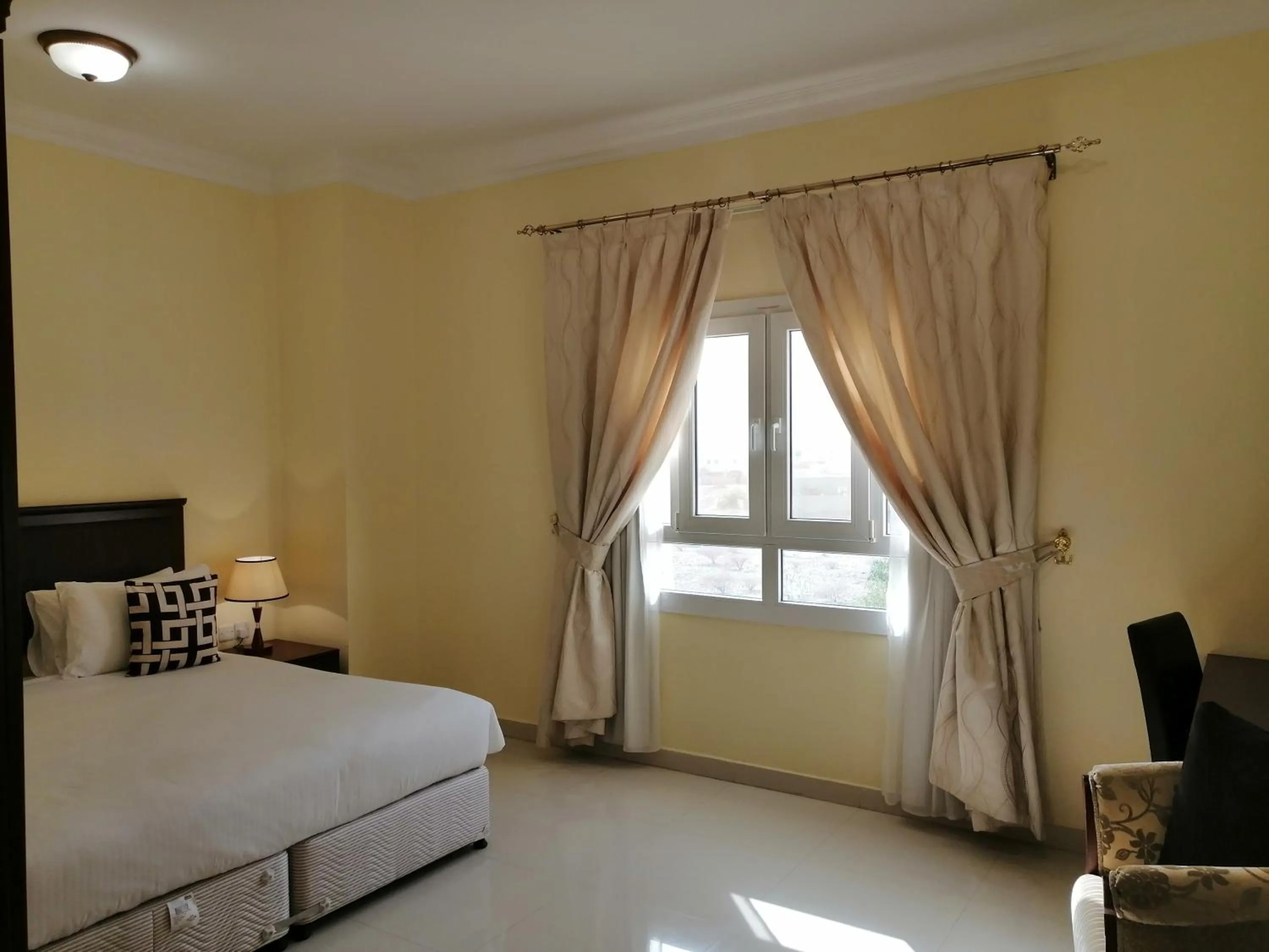 Mountain view, Bed in Nizwa Hotel Apartments