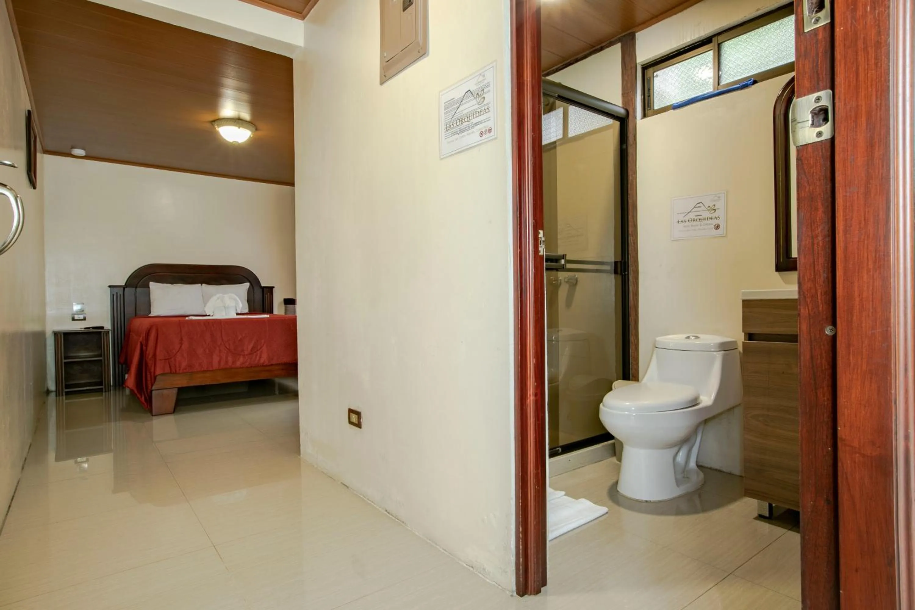 Bathroom, Bed in Orquideas Boutique Hotel