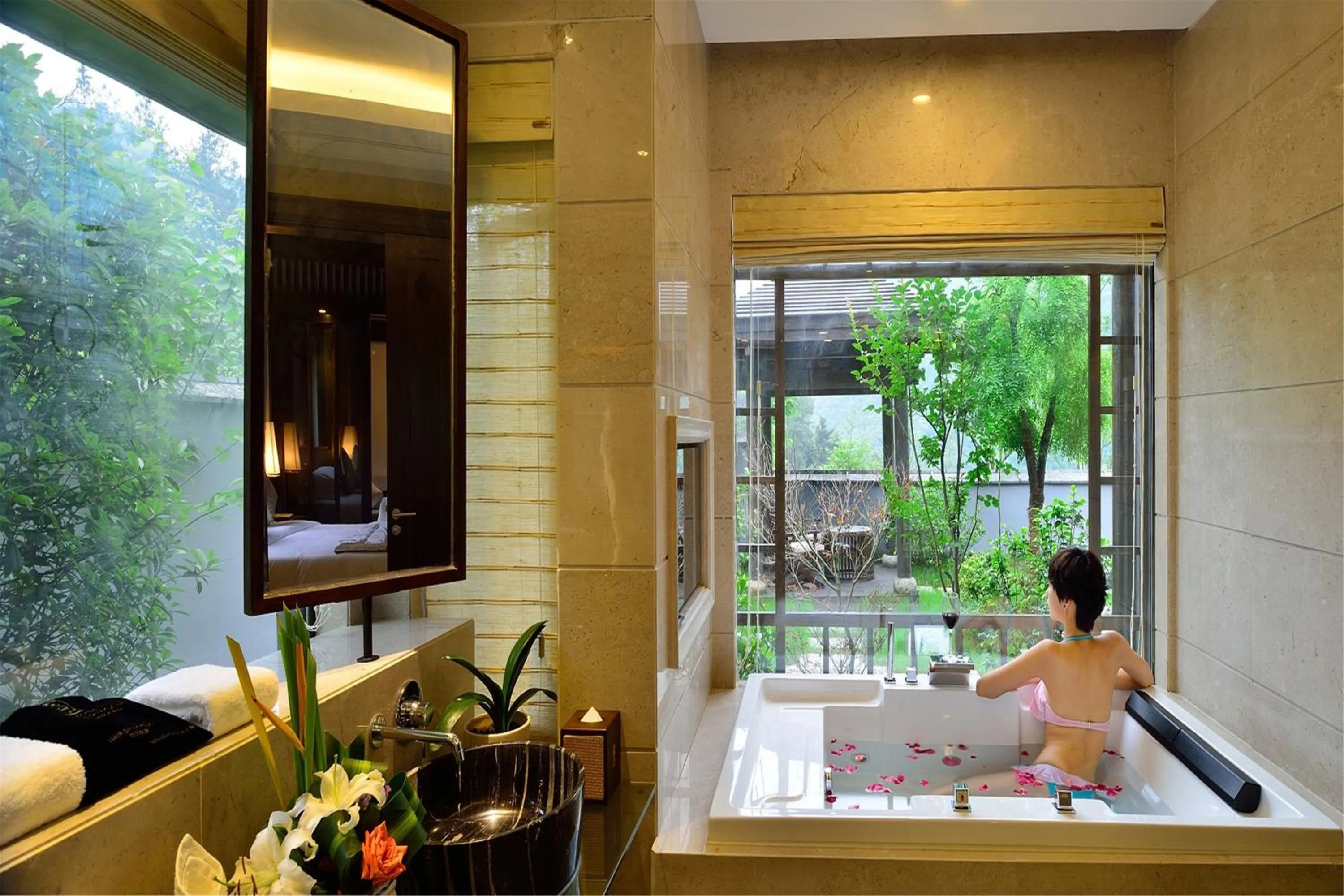 Bath in Harmona Resort & Spa Zhangjiajie