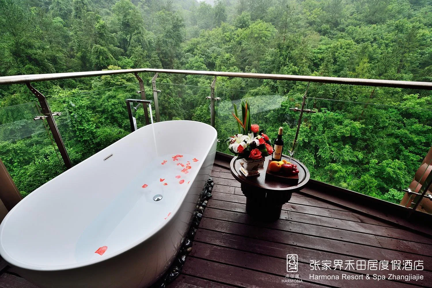 Deluxe Twin Room-Flaming Building  in Harmona Resort & Spa Zhangjiajie