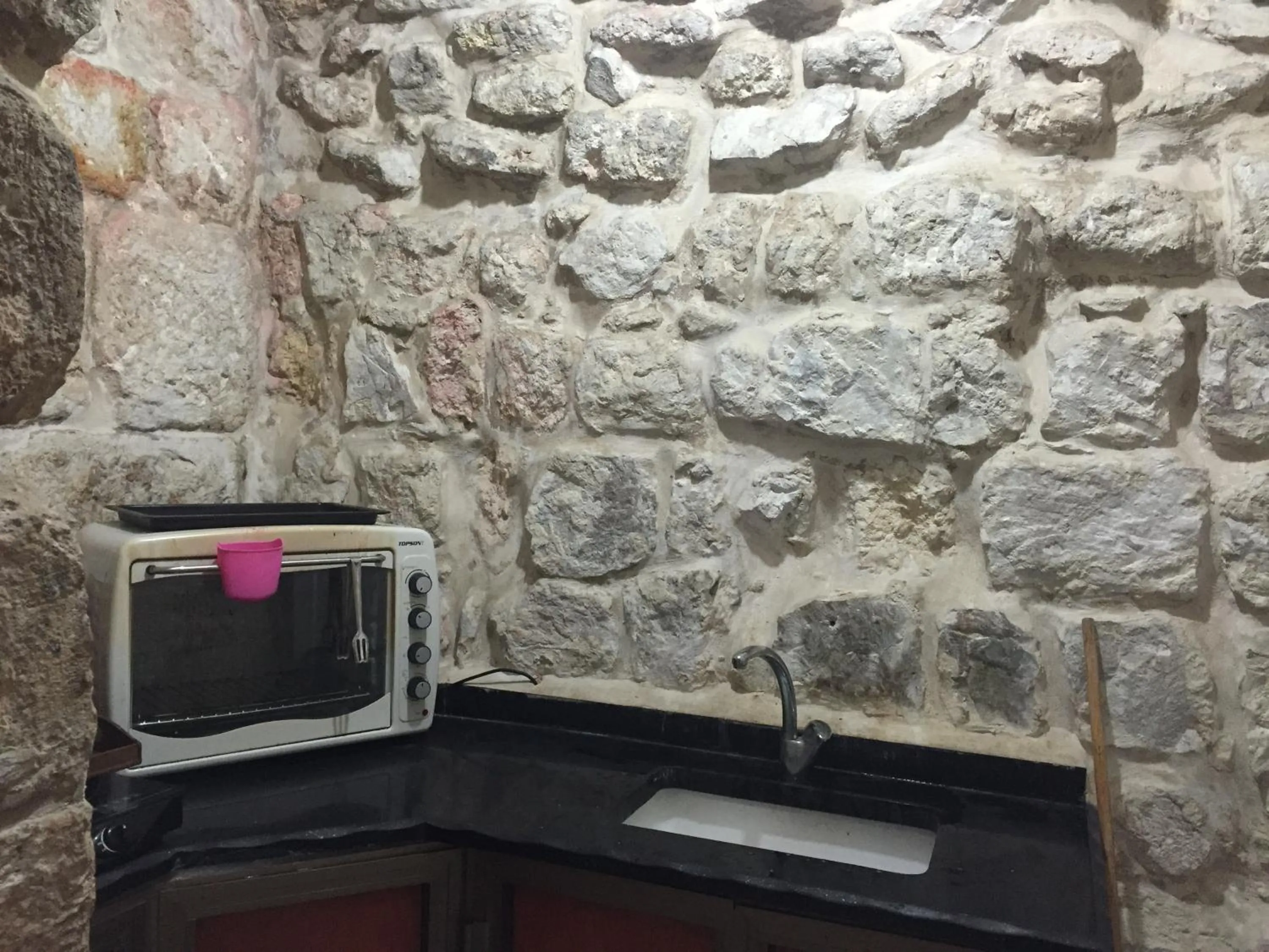 Kitchen or kitchenette in Bab El-Silsileh Hostel