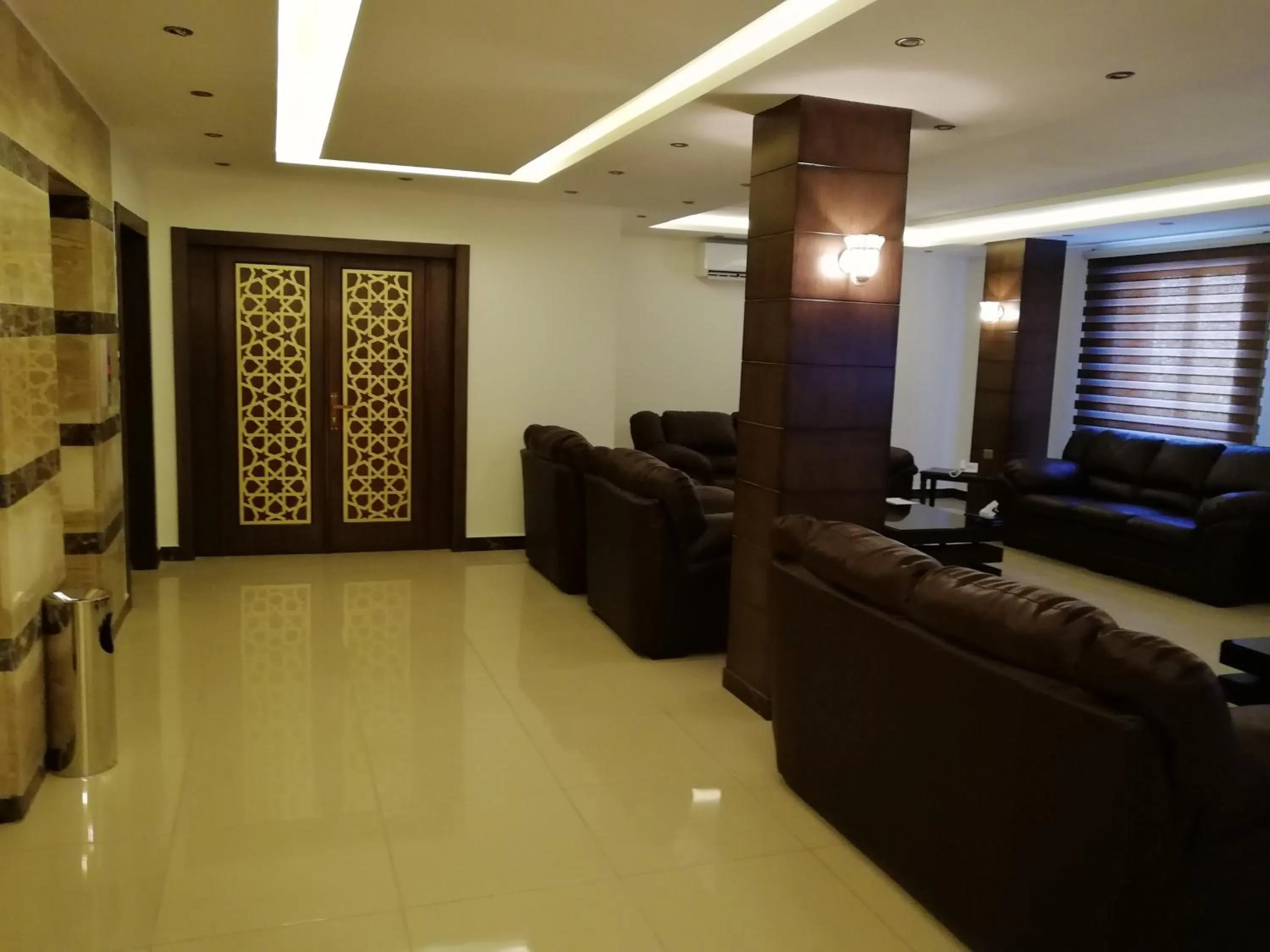 Breakfast in Seven Days Hotel