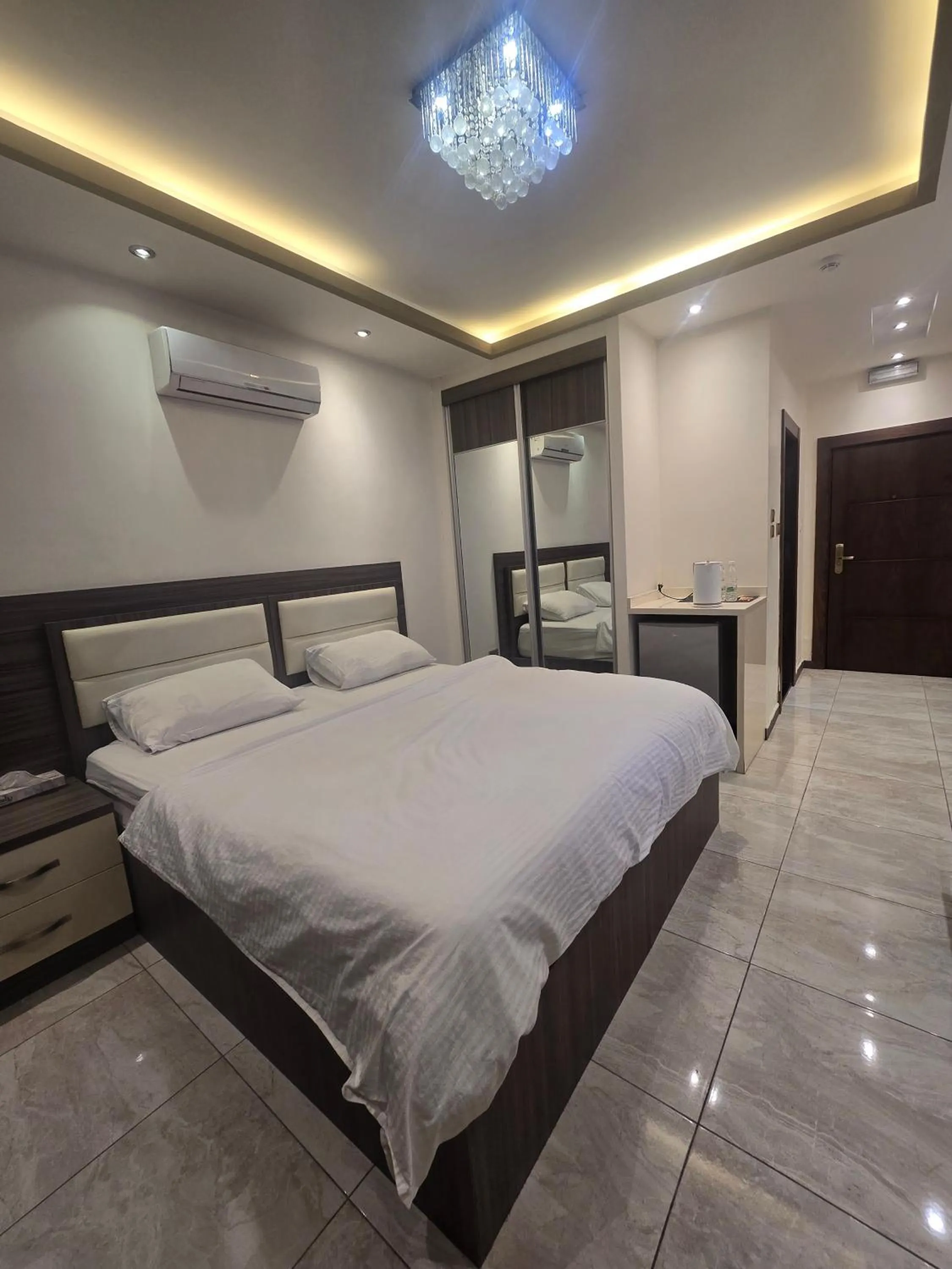 Bed in Seven Days Hotel