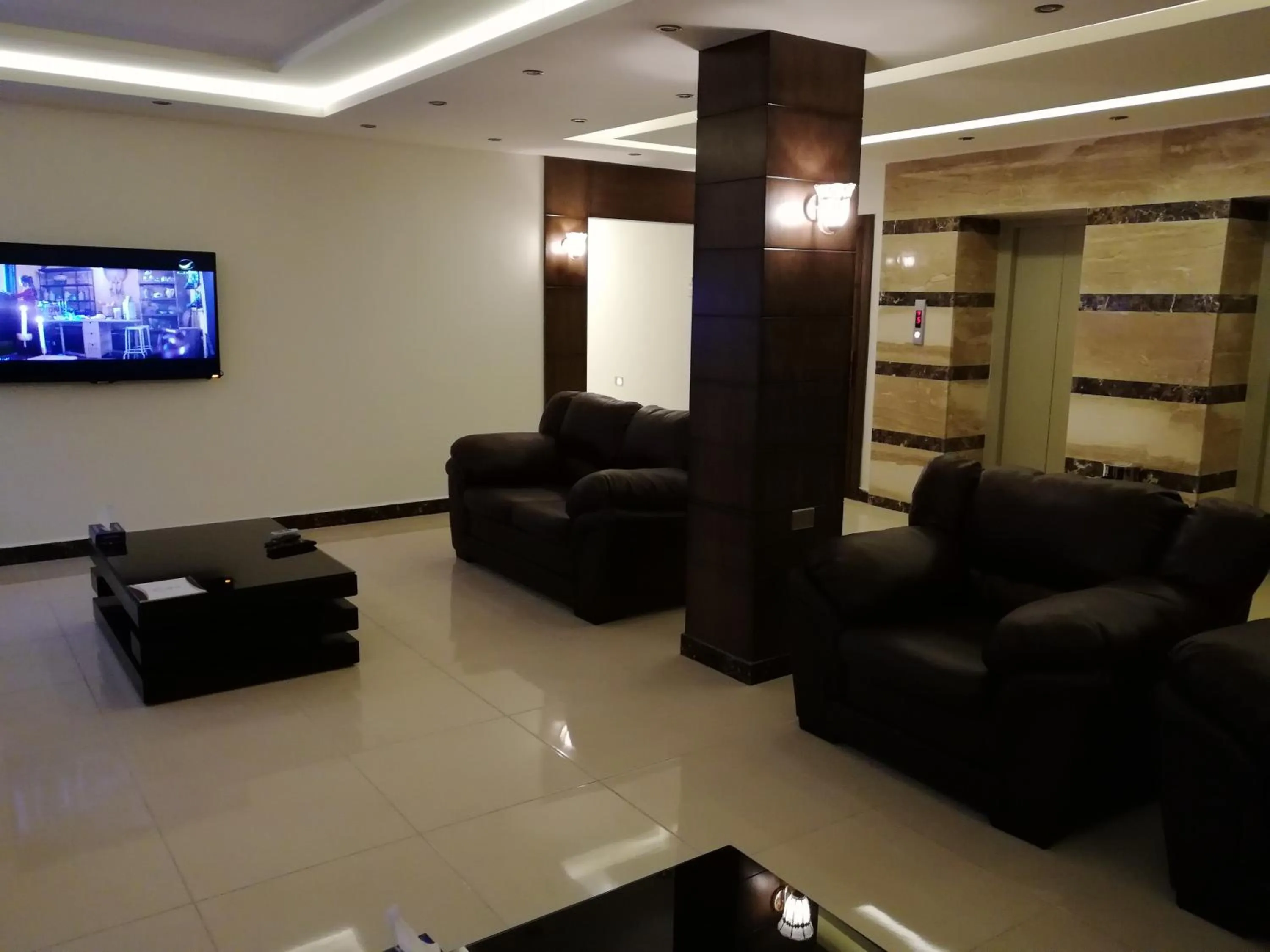 Breakfast in Seven Days Hotel