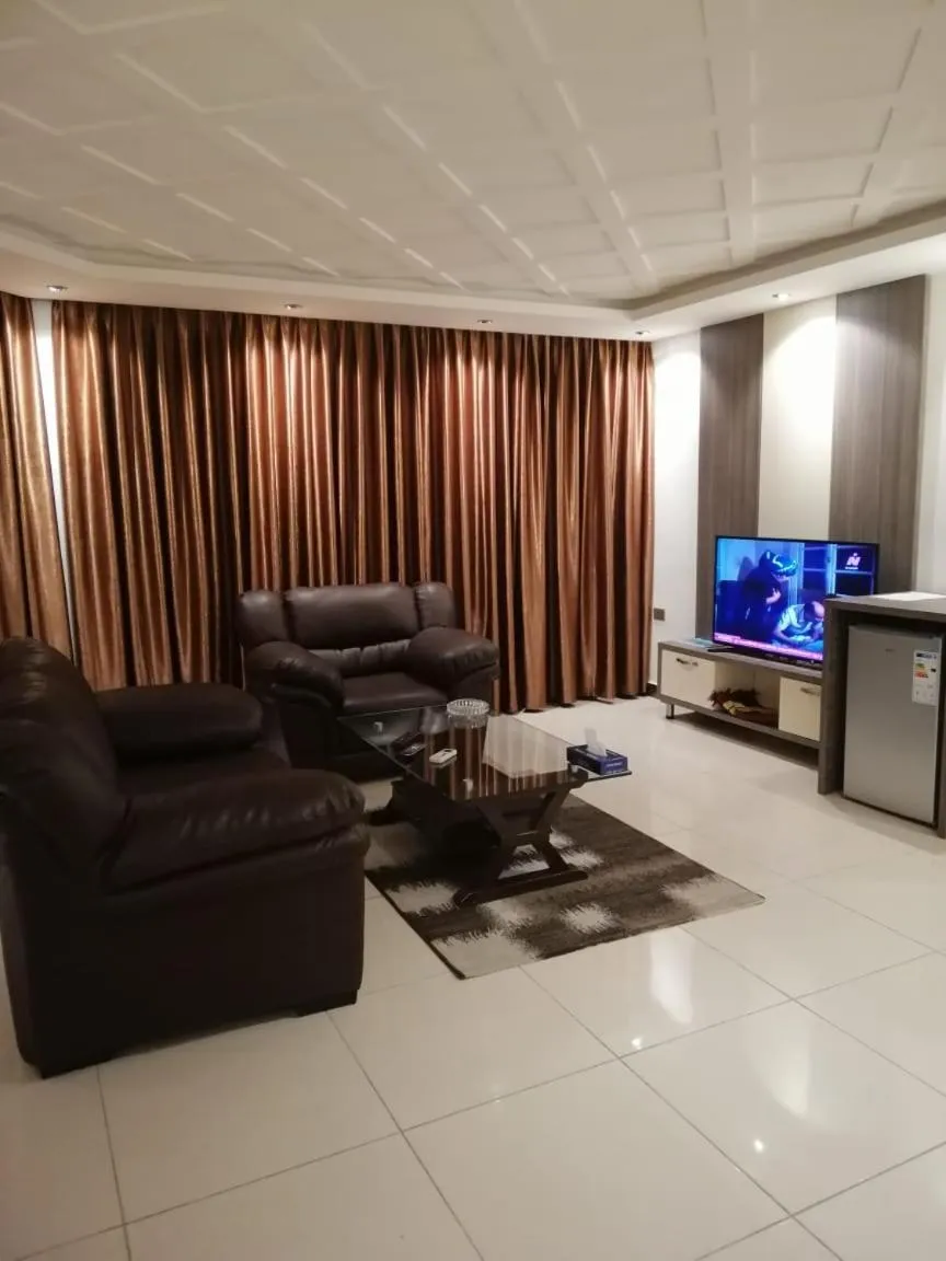 Seating area in Seven Days Hotel