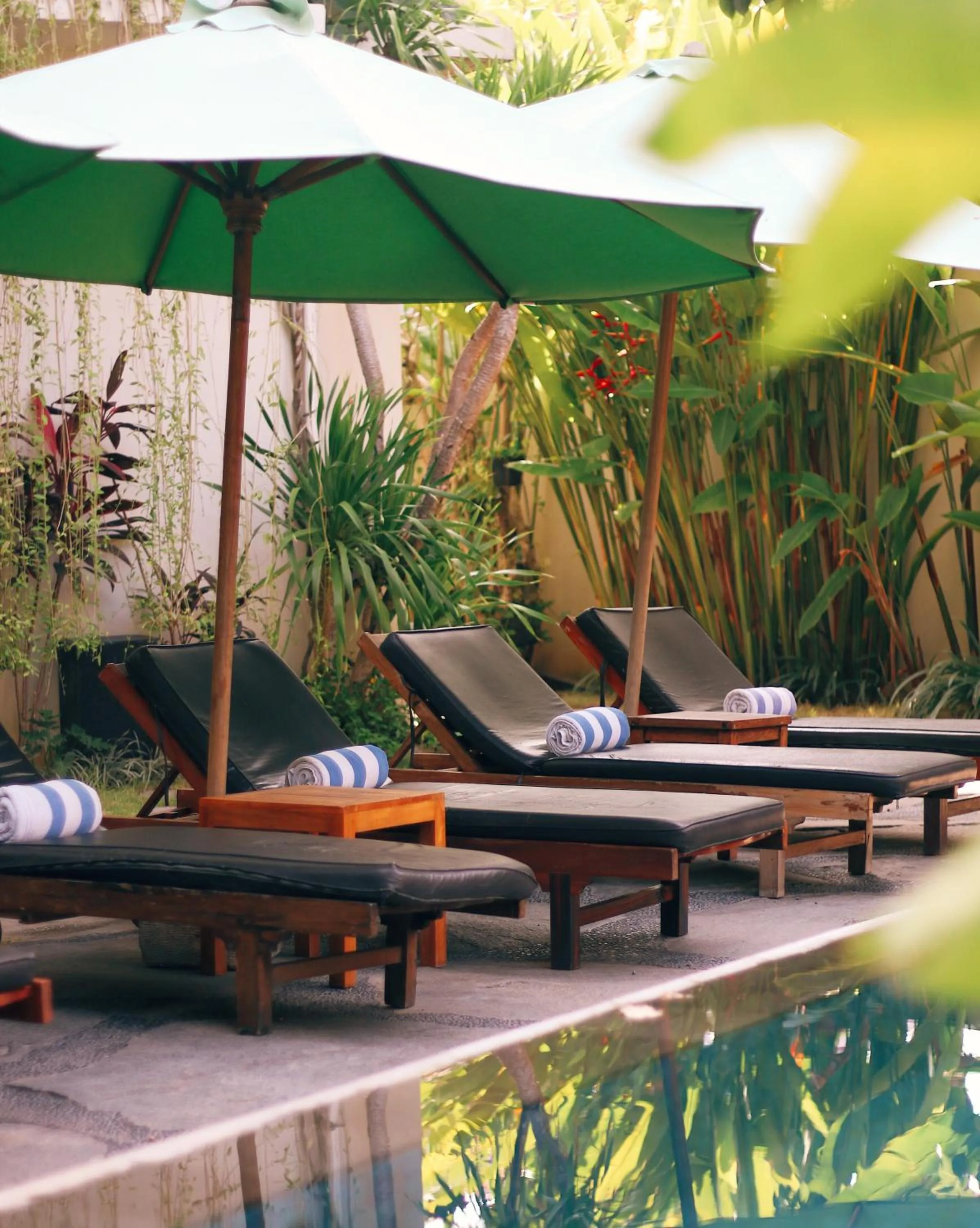 Swimming pool in Grandmas Plus Hotel Airport