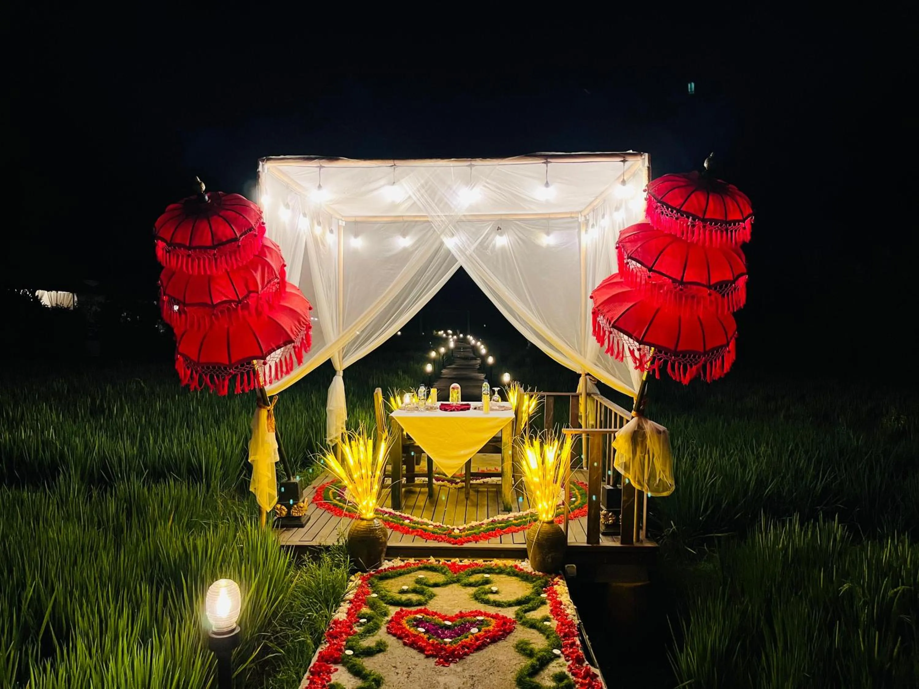 Restaurant/places to eat in Alam Puisi Villa Ubud