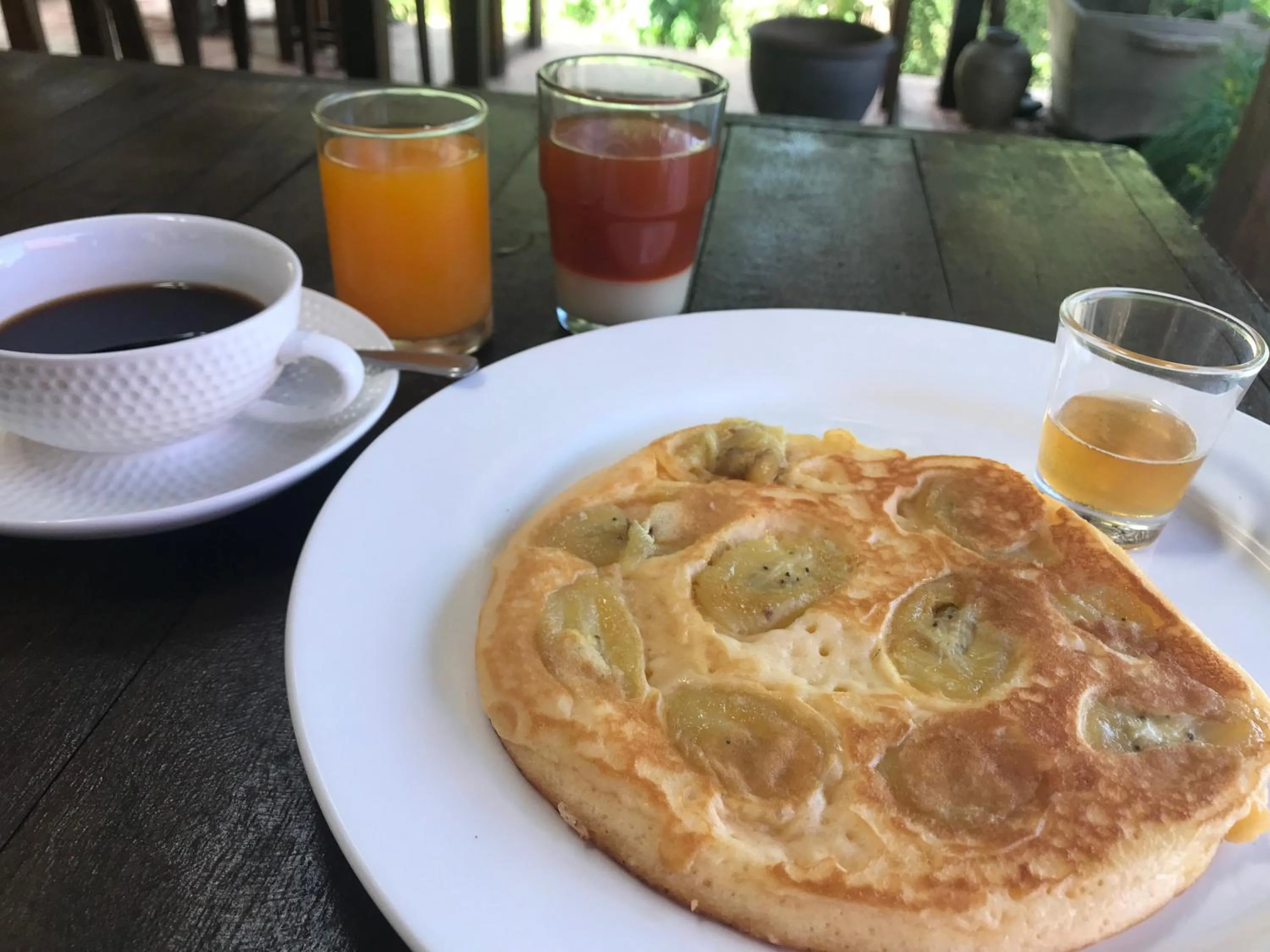 Breakfast in Les Fleurs House