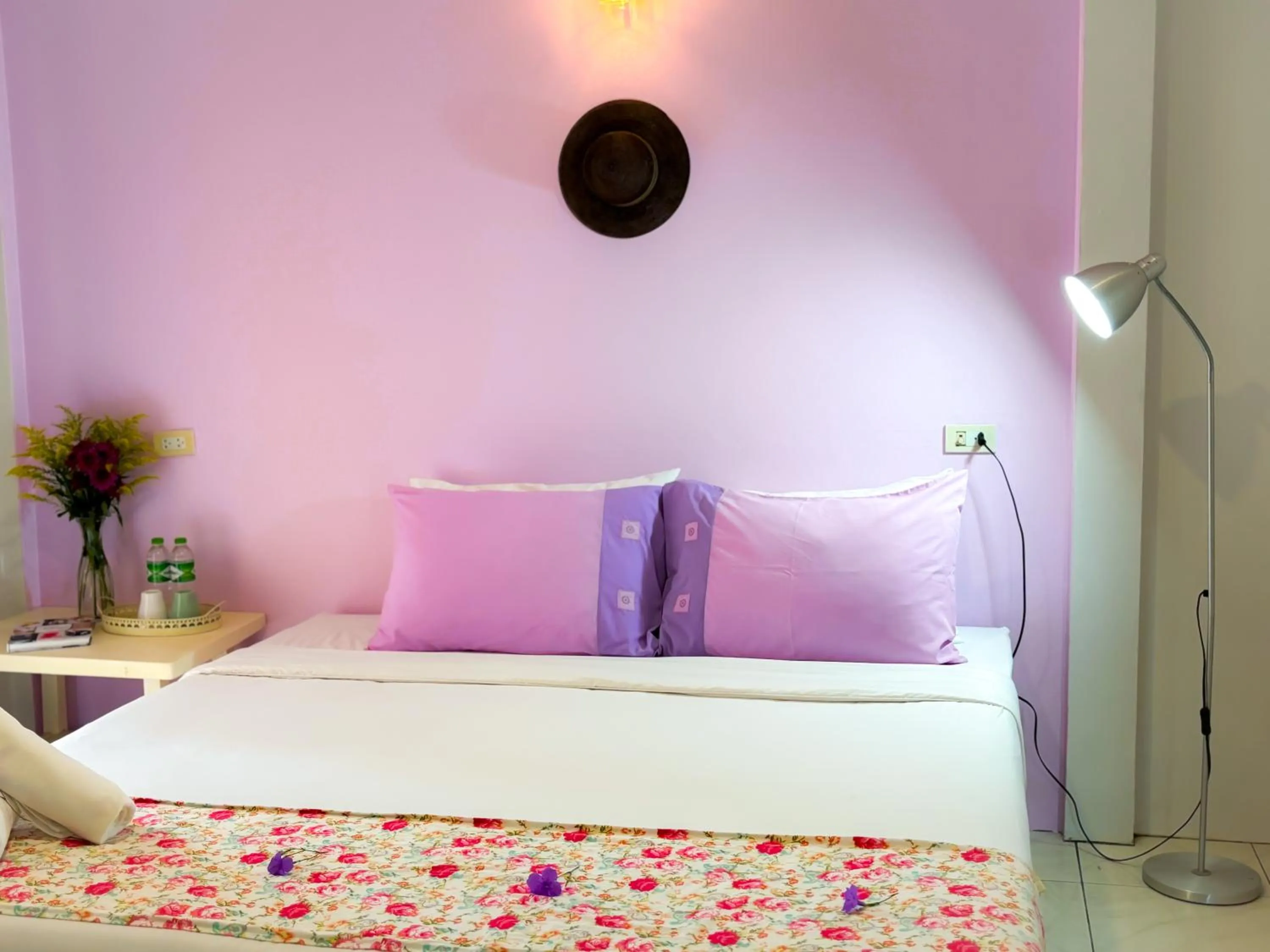 Bed in Les Fleurs House