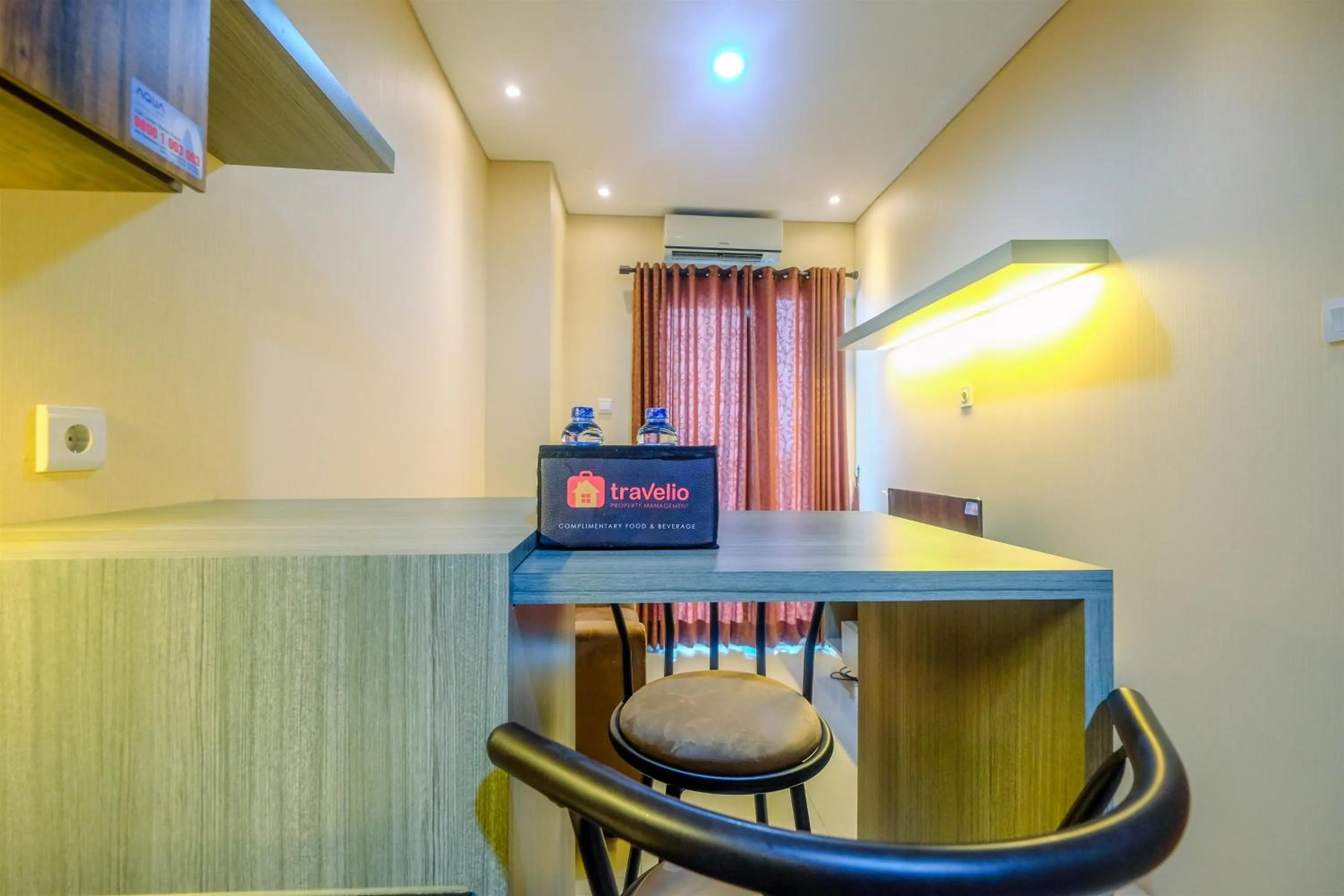 Fully Furnished Apartment with Comfortable Design 1BR Woodland Park Residence By Travelio