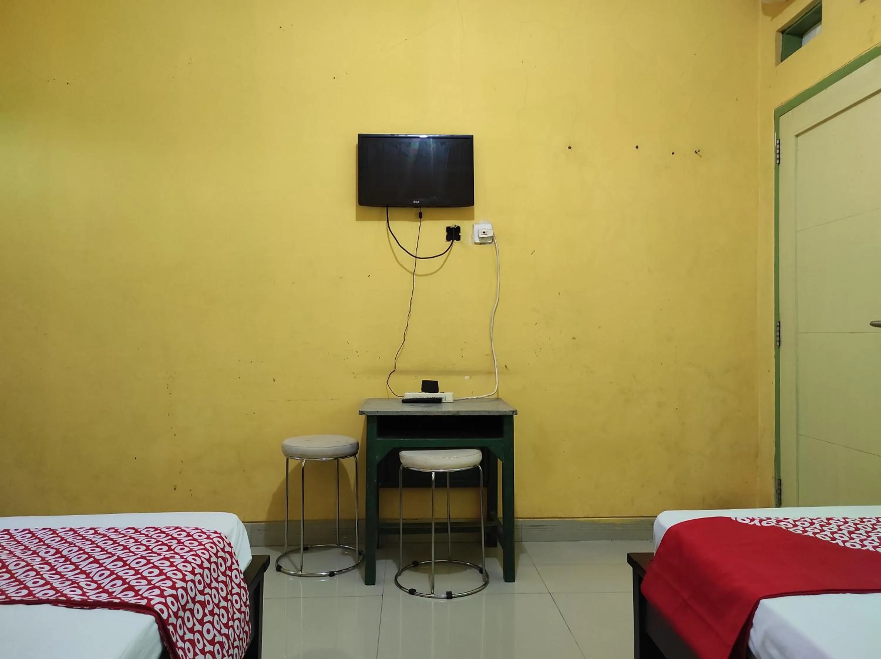 Bedroom, Bed in OYO 90333 Wisma Tenang Jaya Syariah