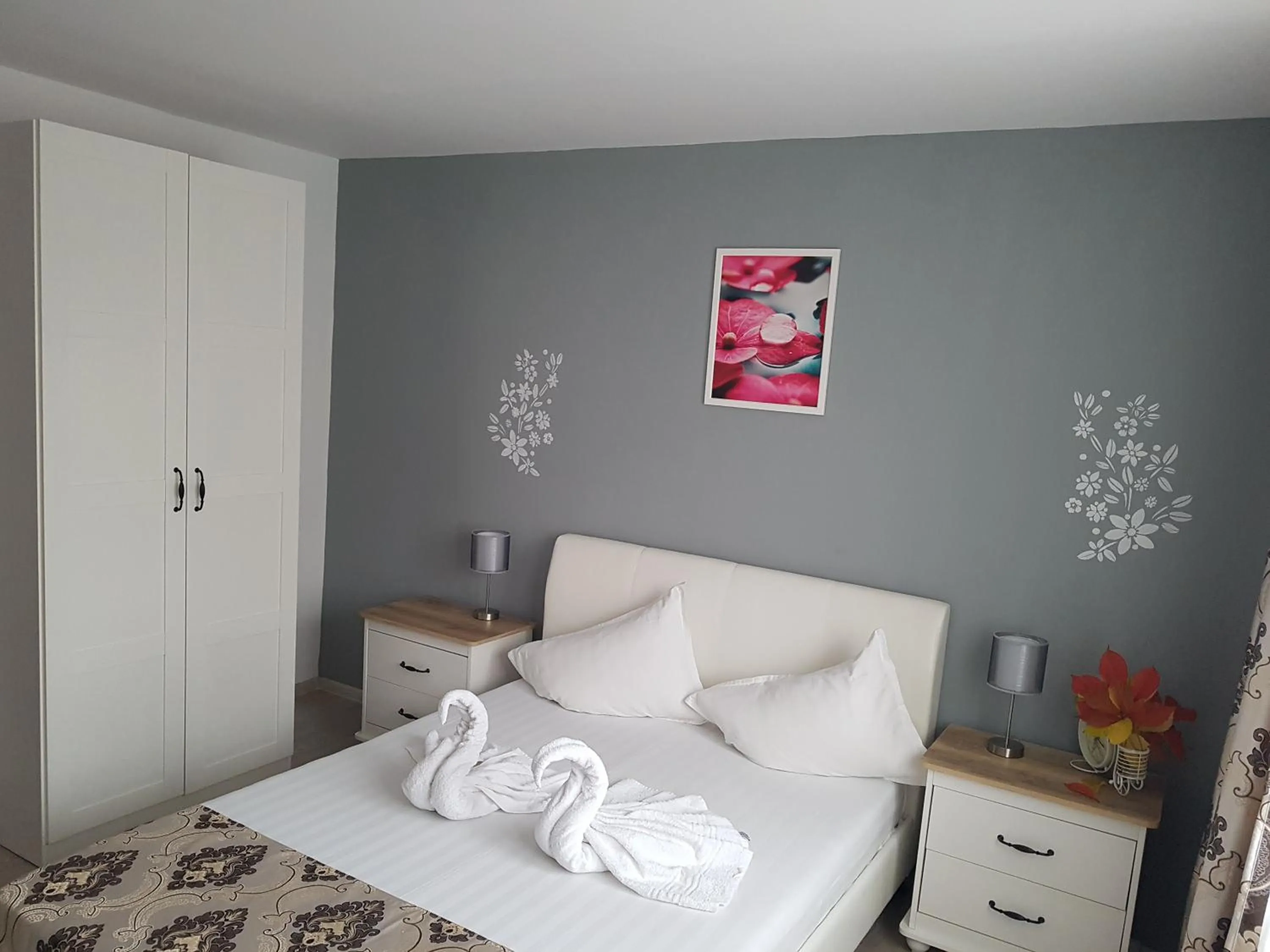 Photo of the whole room, Bed in Hotel Dacor