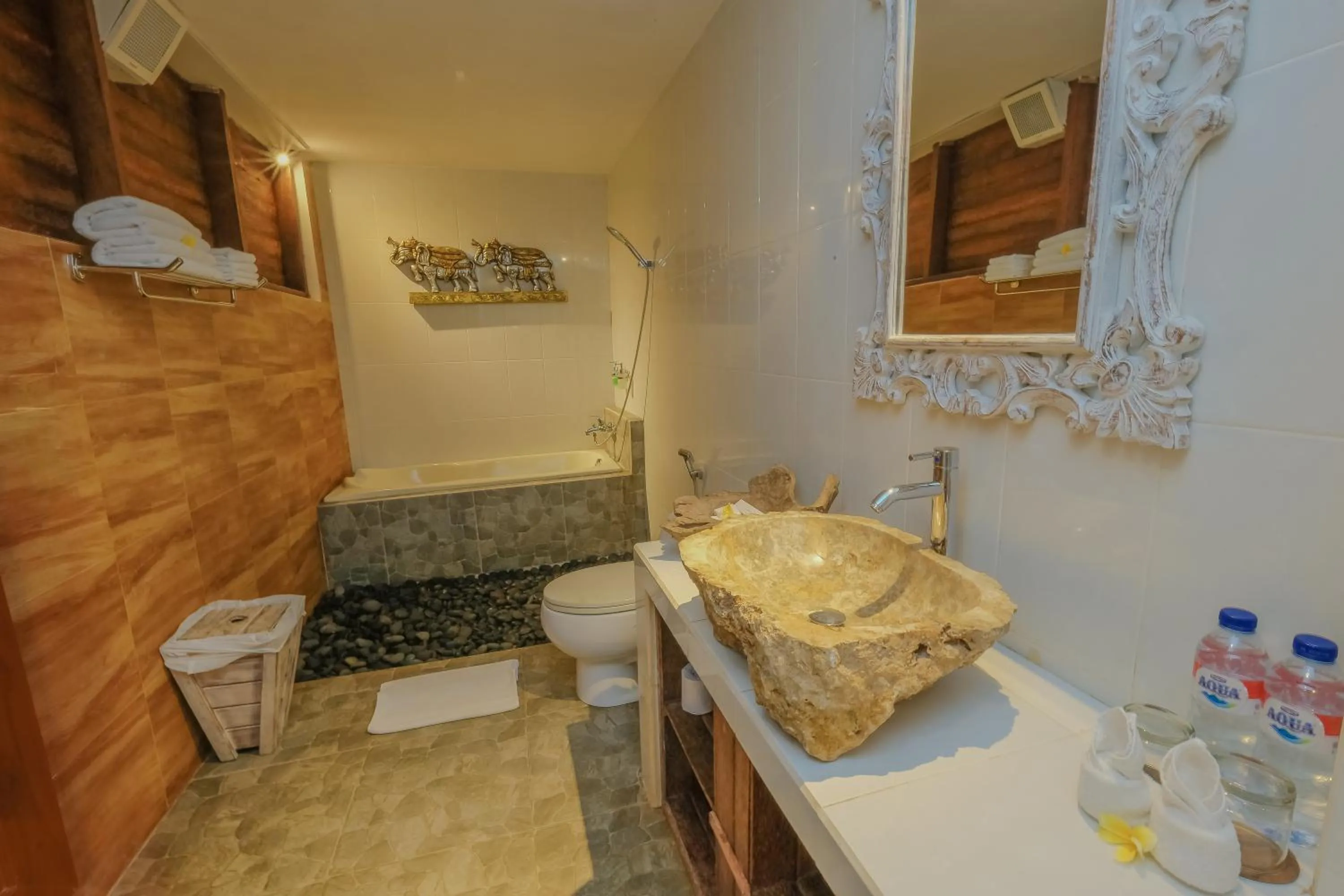 Bathroom in Pondok Sebatu Villa