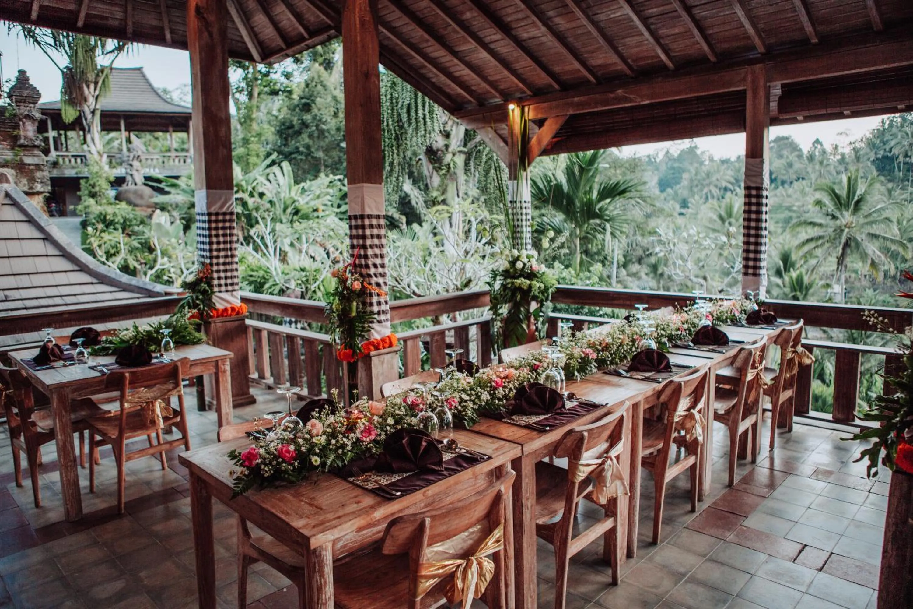 Restaurant/places to eat in Pondok Sebatu Villa