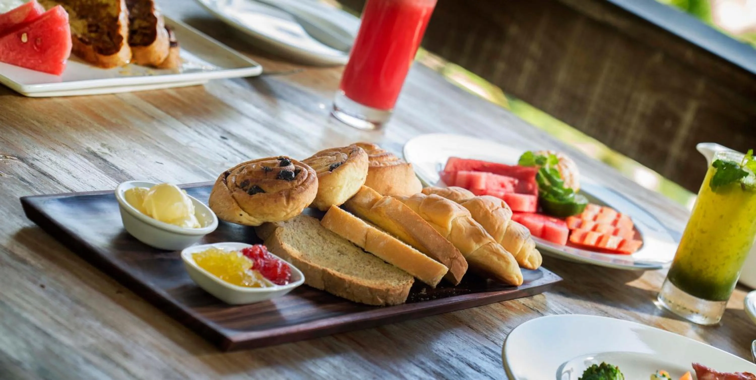 Restaurant/places to eat in Pondok Sebatu Villa