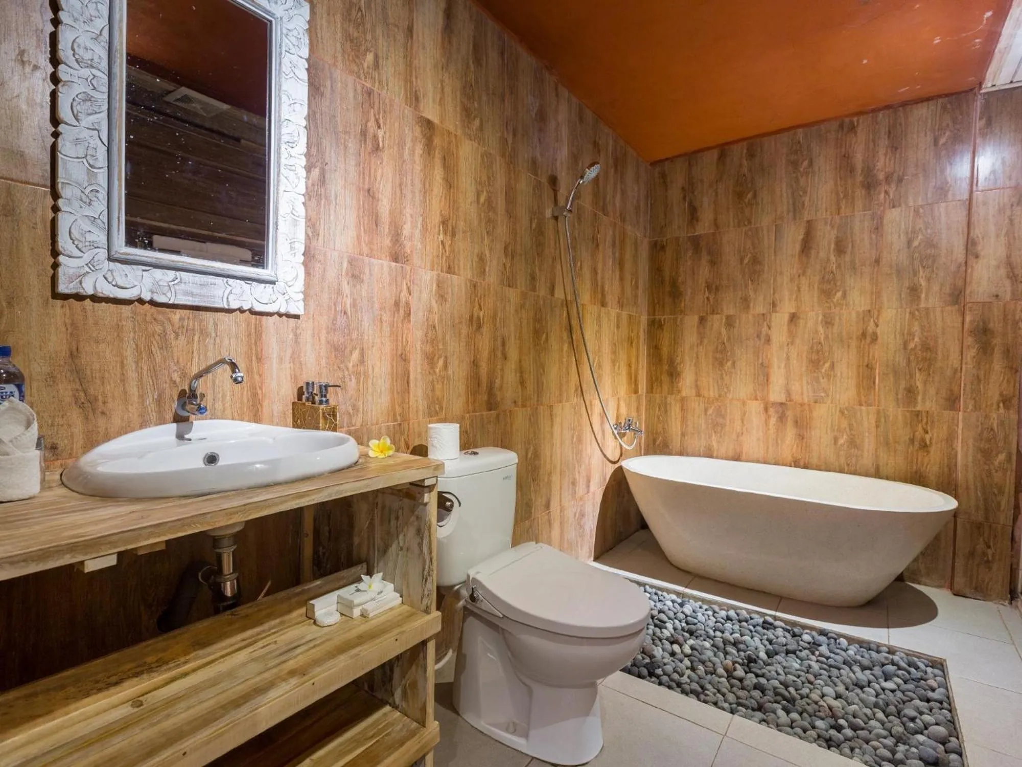 Bathroom in Pondok Sebatu Villa