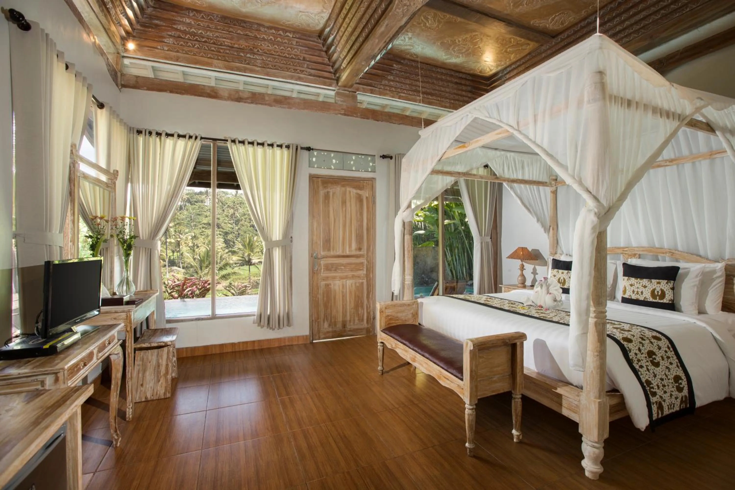 Photo of the whole room, Bed in Pondok Sebatu Villa