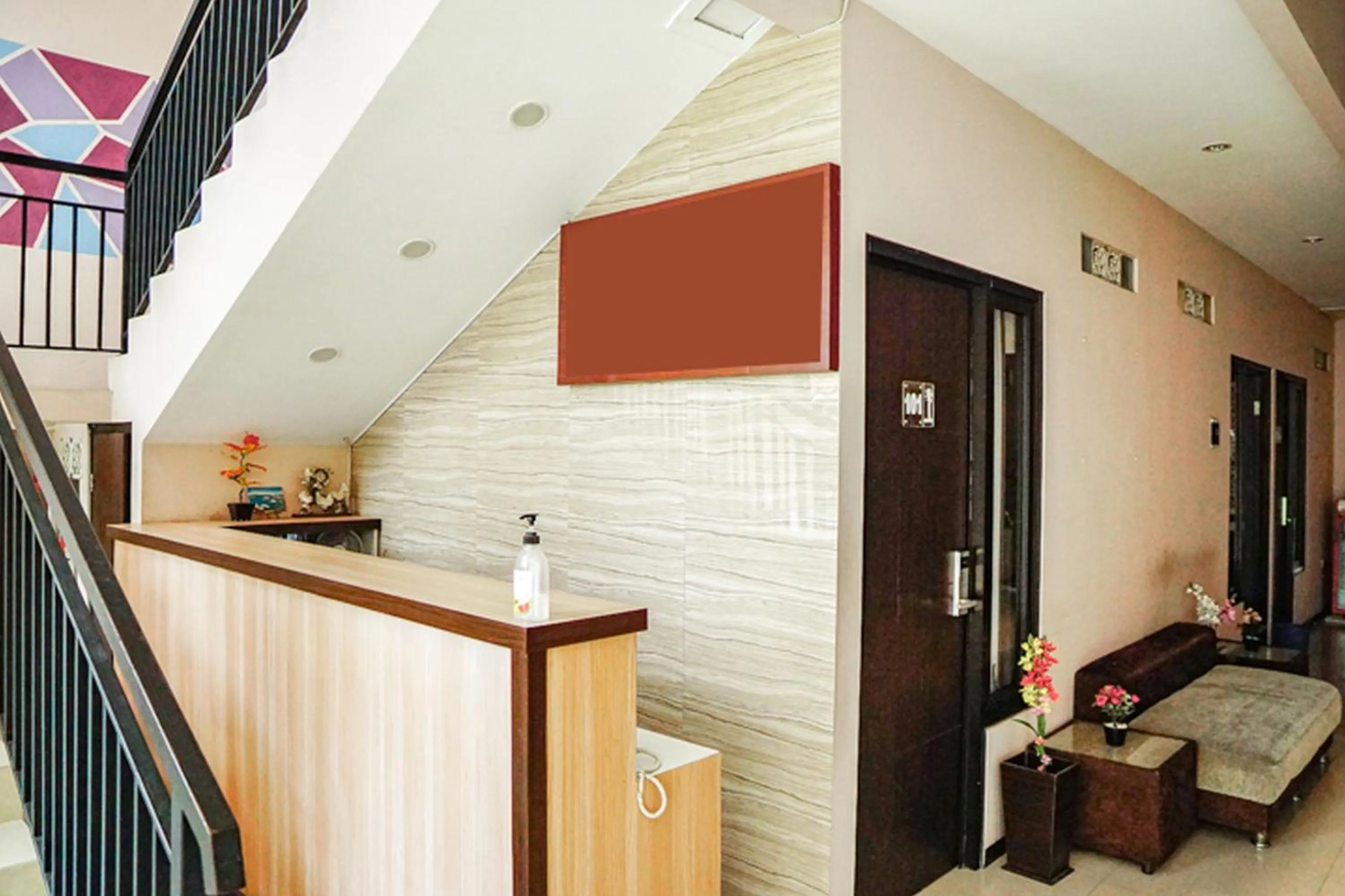 Lobby or reception in Audah Syariah Residence Mitra RedDoorz