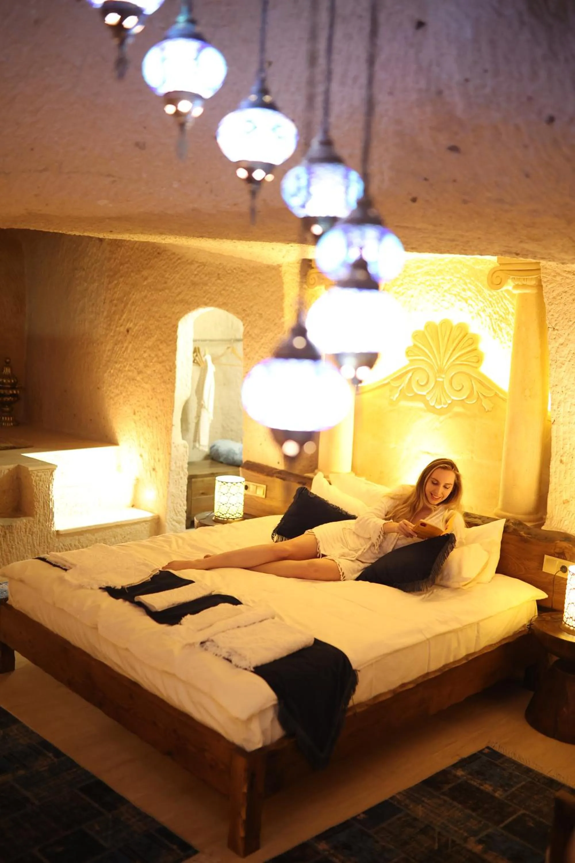 Bedroom, Bed in Mak's Cave House