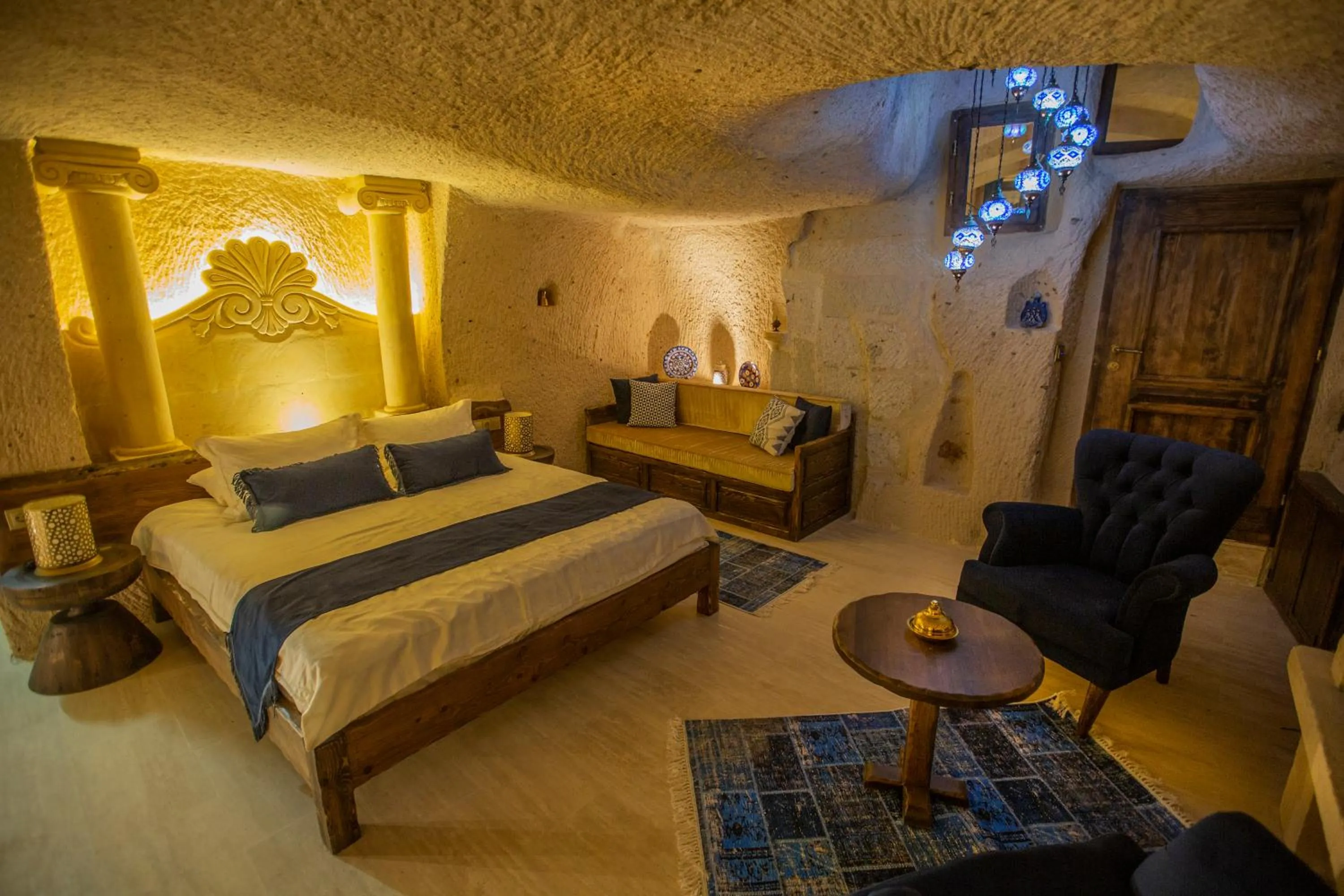 Bedroom, Bed in Mak's Cave House