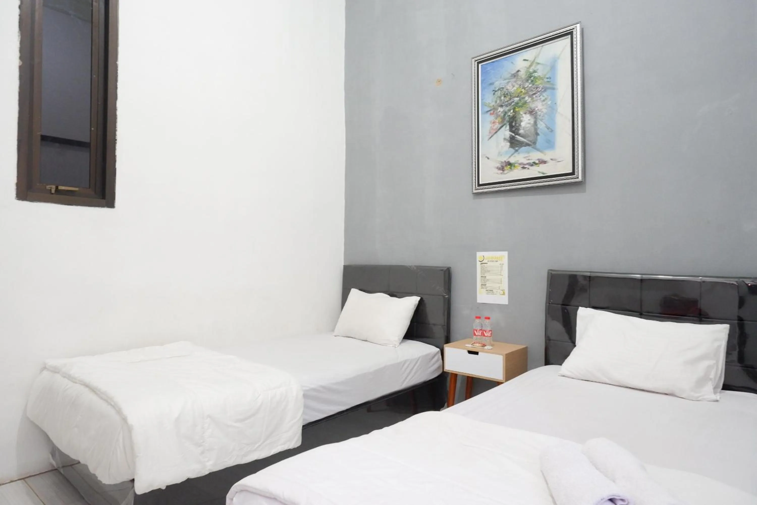 Bedroom, Bed in RedDoorz Syariah near Alun Alun Kajen