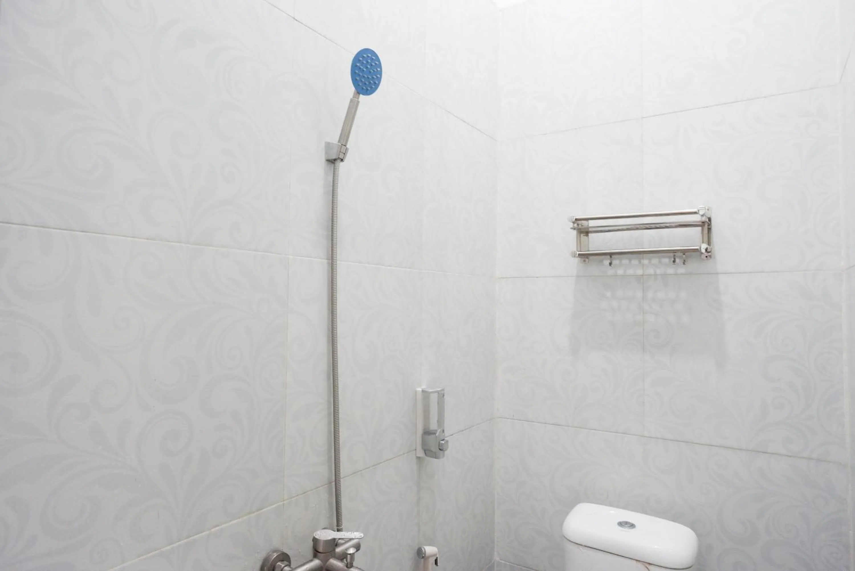 Bathroom in RedDoorz Syariah near Alun Alun Kajen