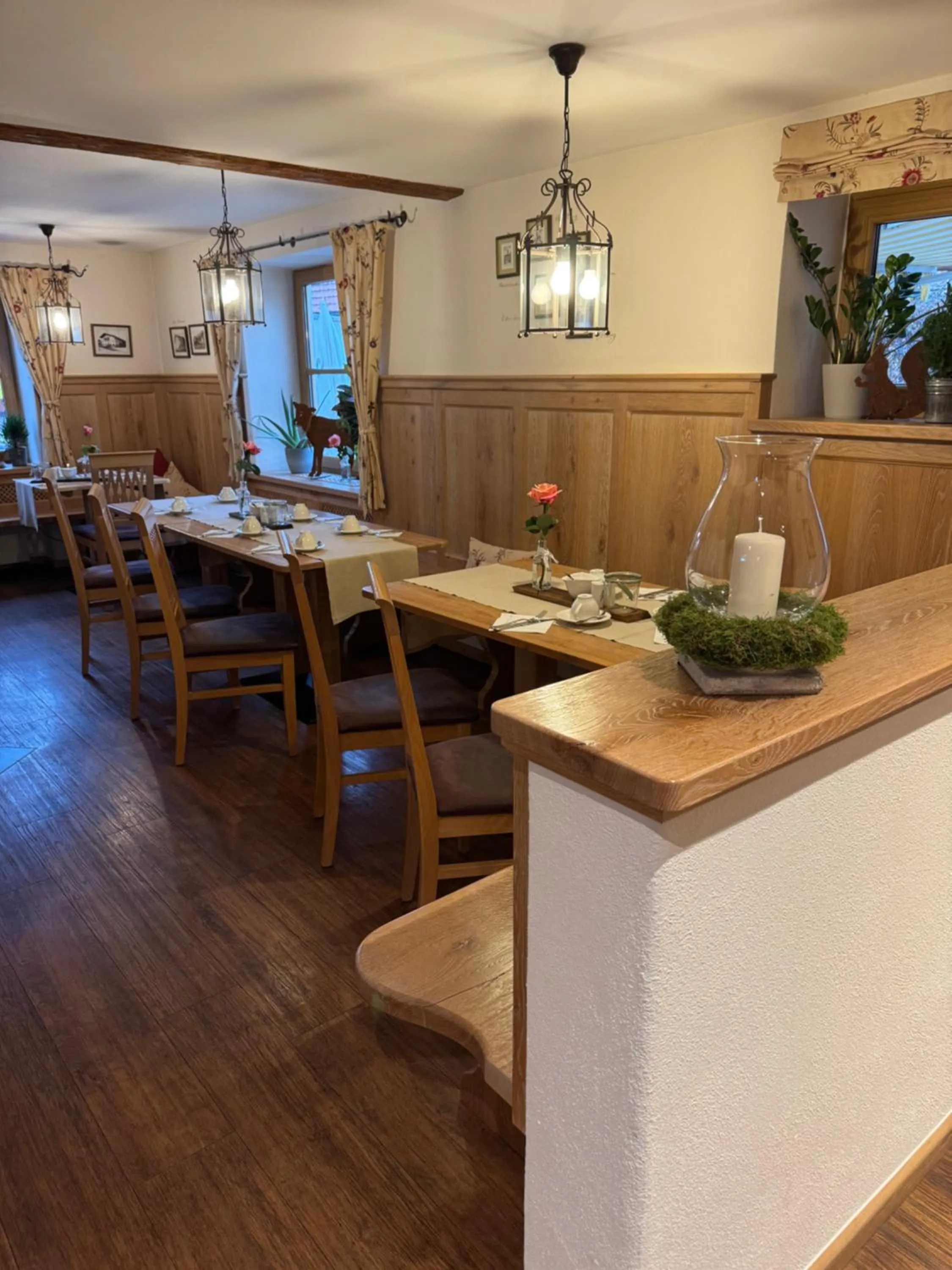 Restaurant/places to eat in Pension Schweizerhaus Garni