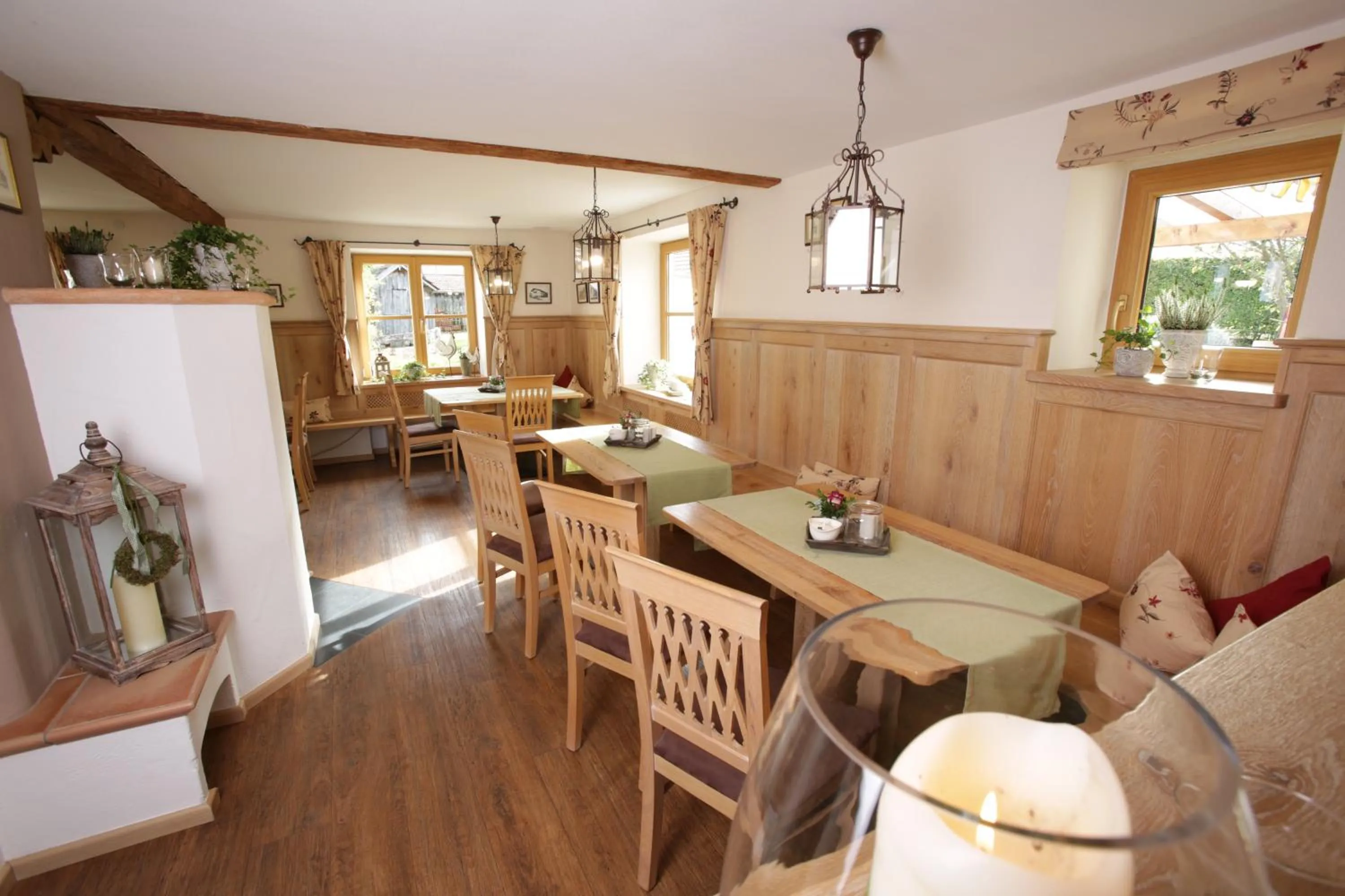 Restaurant/places to eat in Pension Schweizerhaus Garni