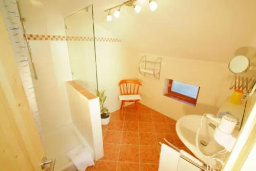 Bathroom in Pension Schweizerhaus Garni