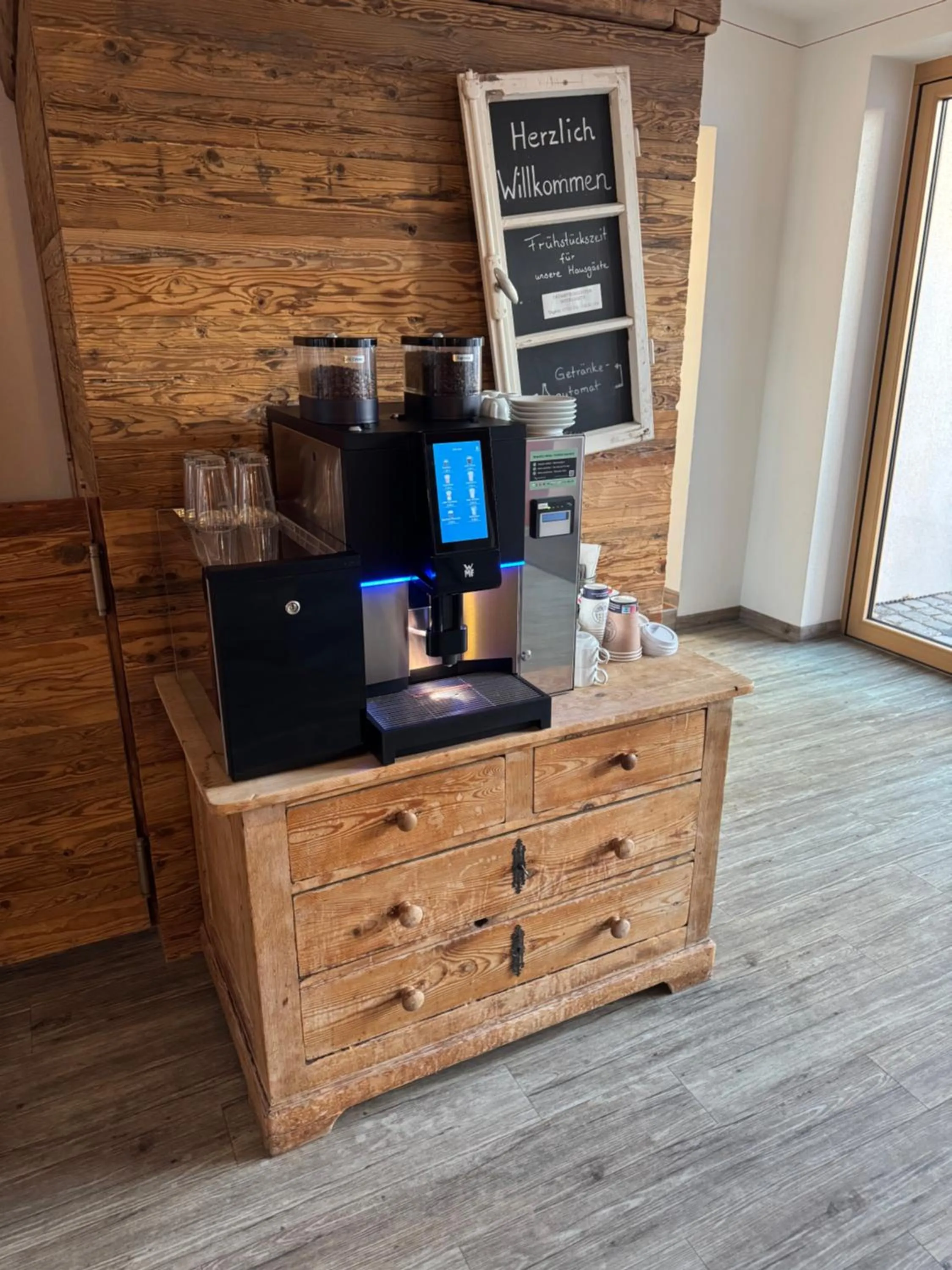 Lobby or reception in Pension Schweizerhaus Garni