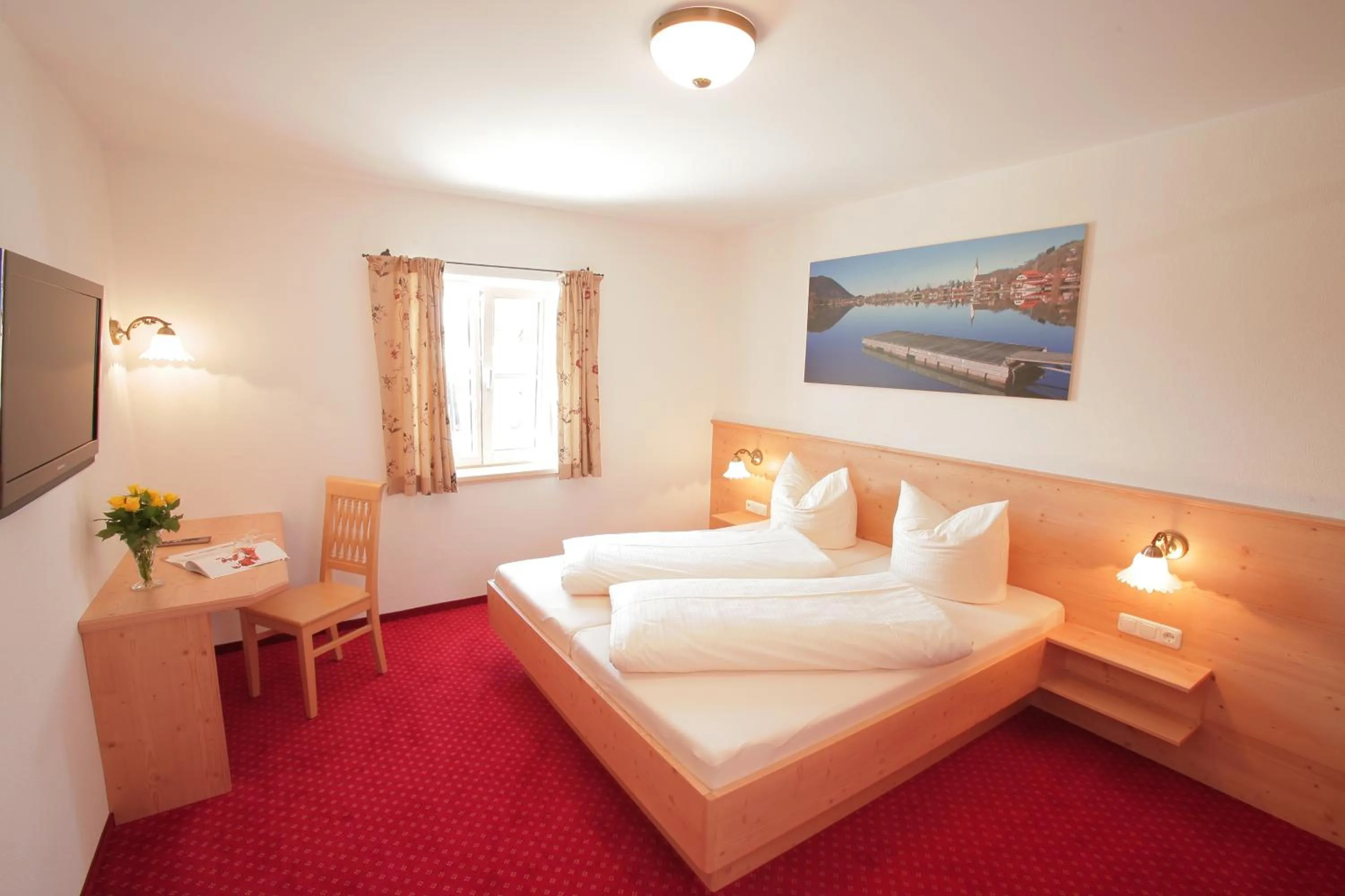 Photo of the whole room, Bed in Pension Schweizerhaus Garni