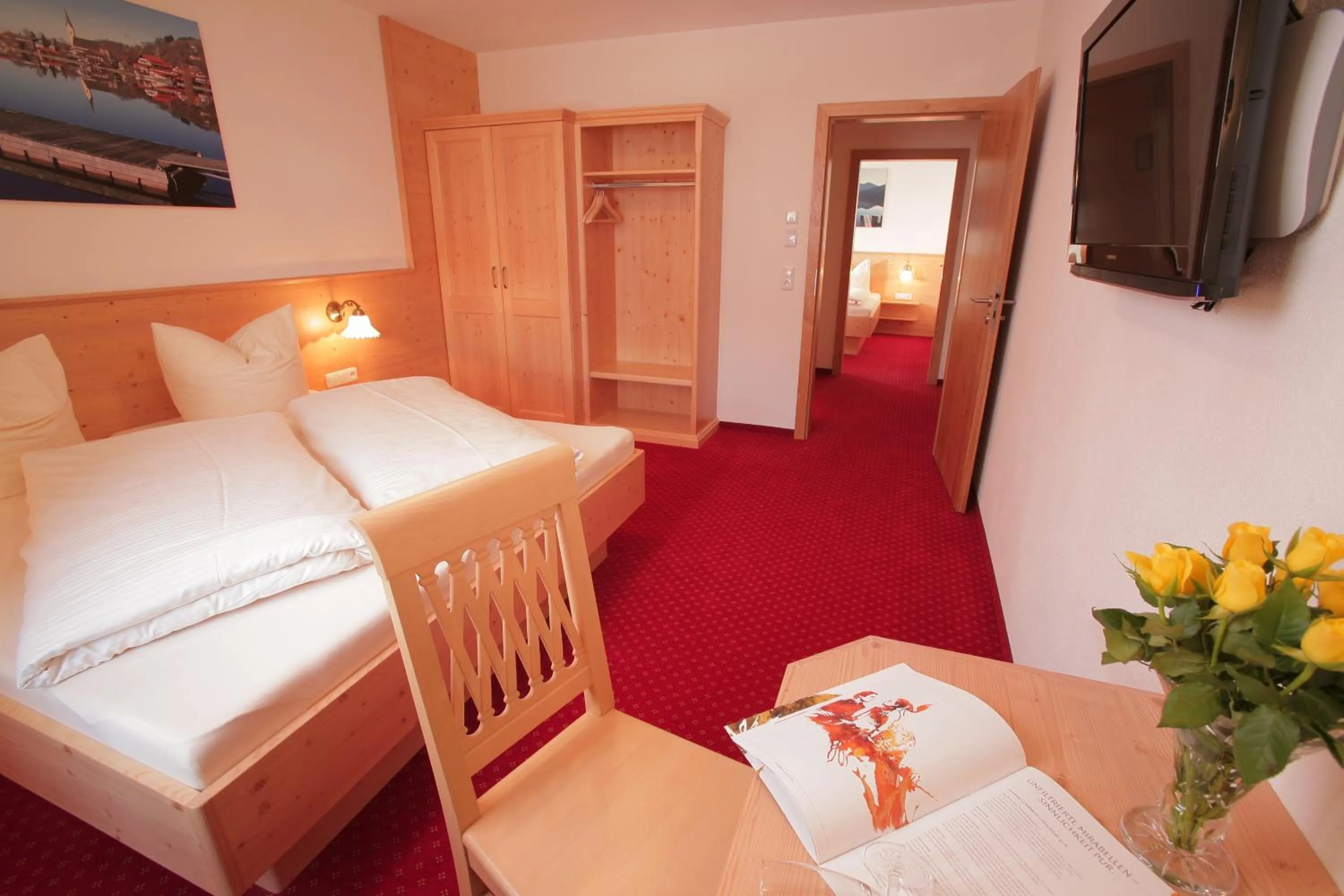 Photo of the whole room, Bed in Pension Schweizerhaus Garni
