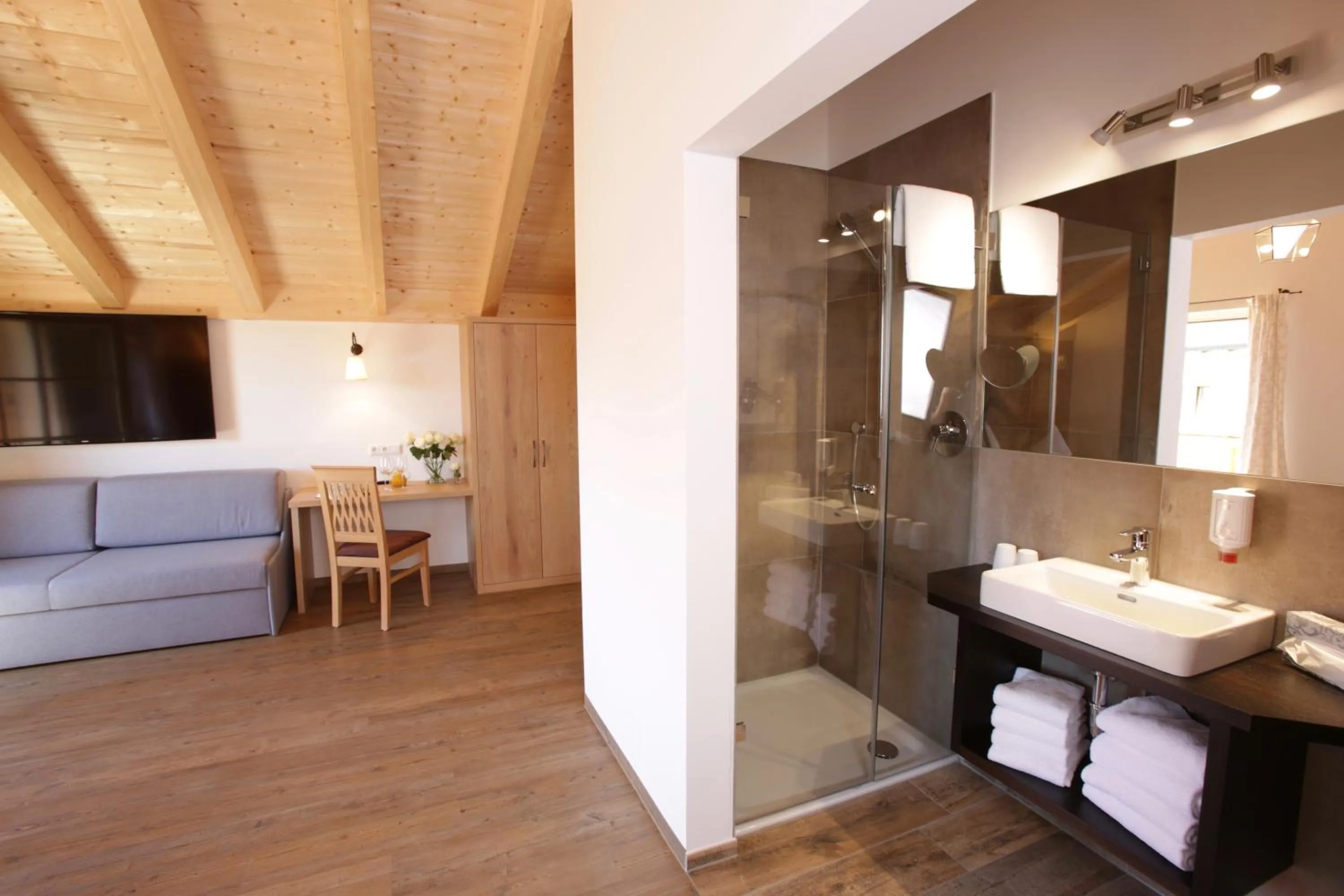 Photo of the whole room in Pension Schweizerhaus Garni