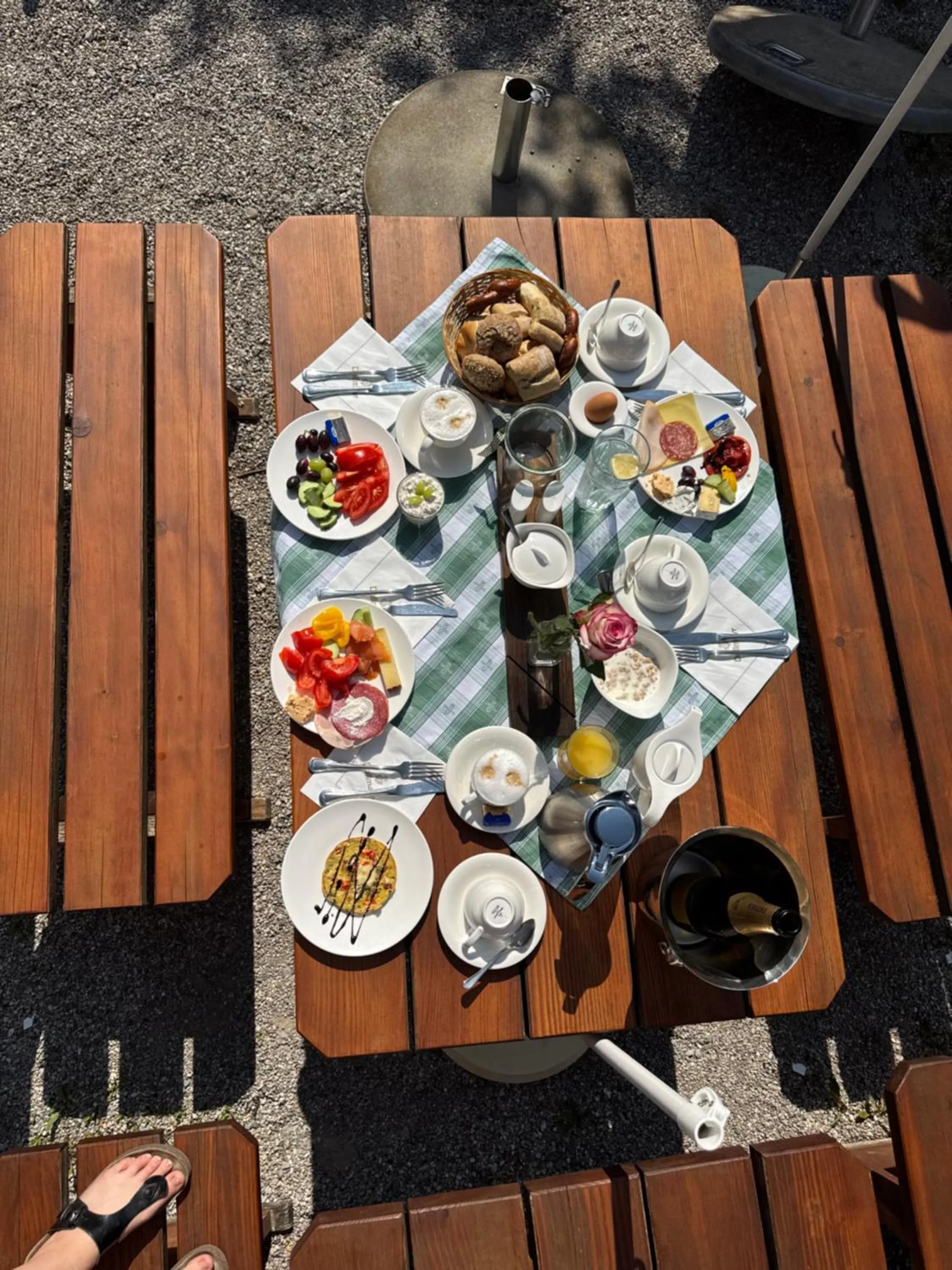 Breakfast in Pension Schweizerhaus Garni