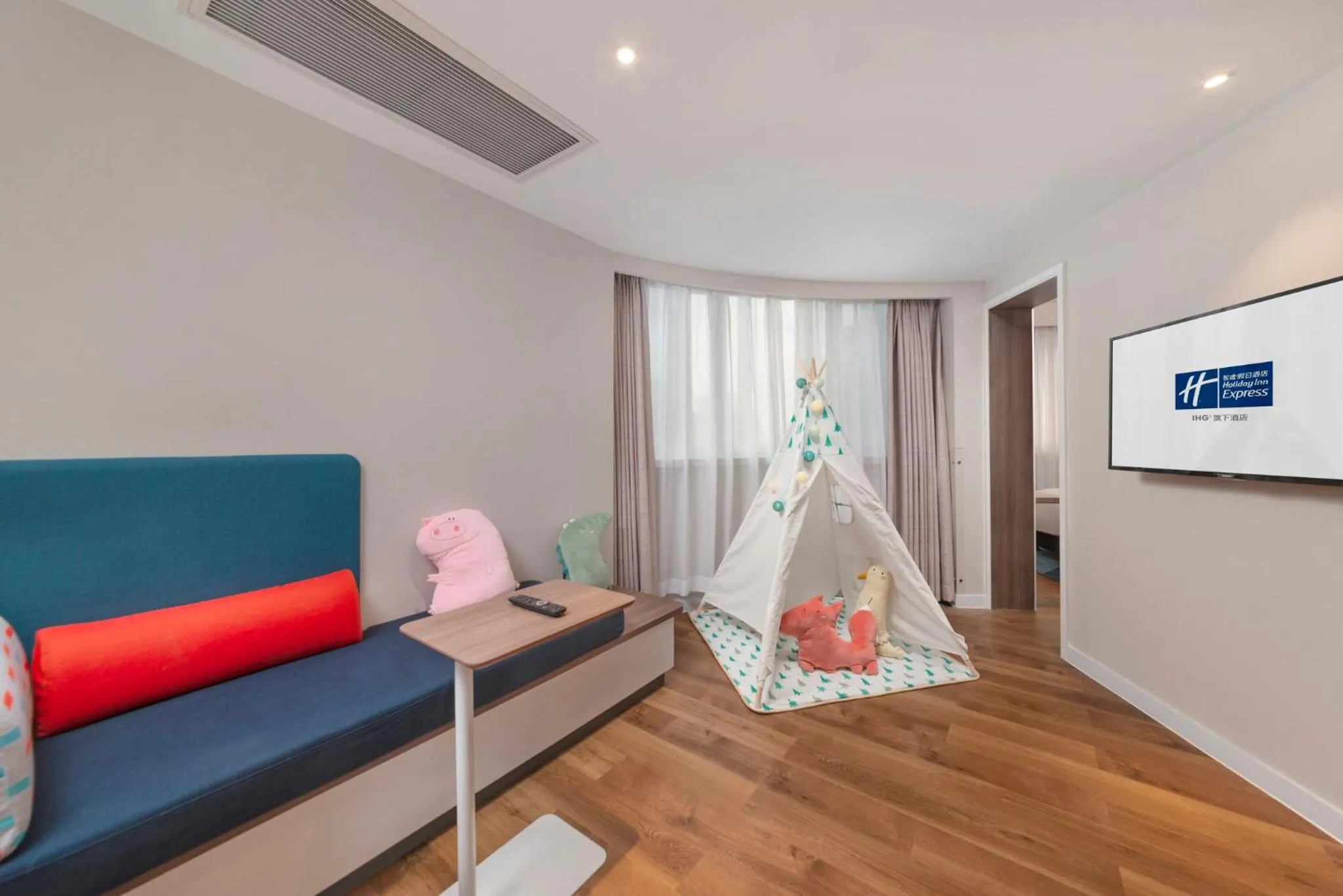 Photo of the whole room in Holiday Inn Express Xiamen LuShan