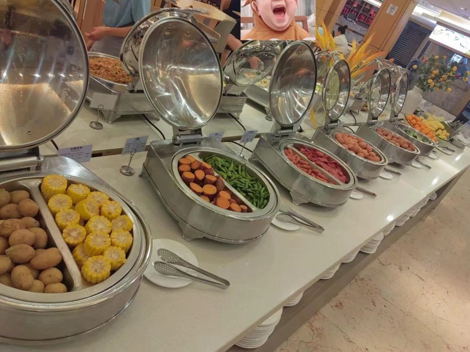 Restaurant/places to eat in Holiday Inn Express Xiamen LuShan