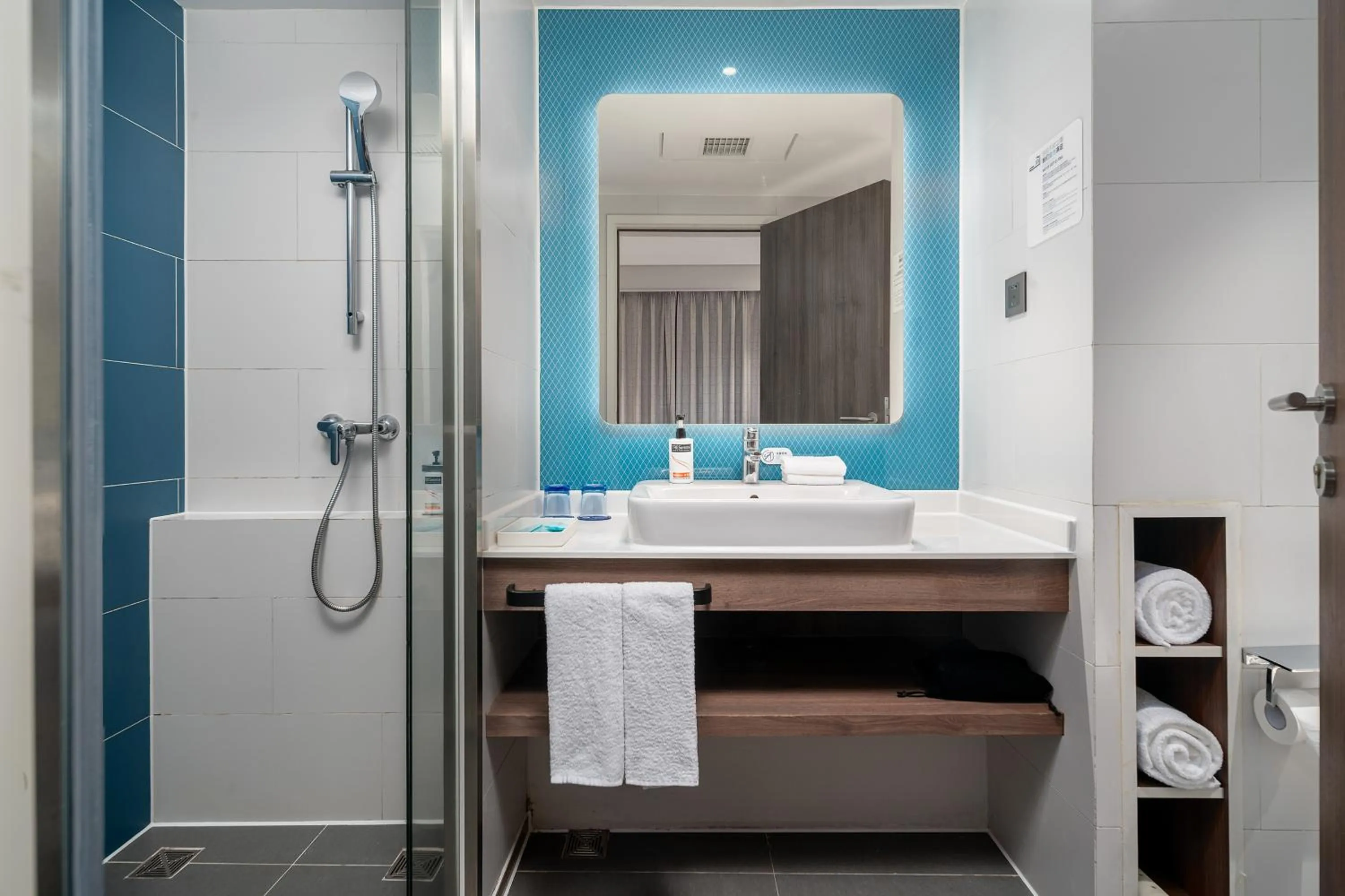 Bathroom in Holiday Inn Express Xiamen LuShan