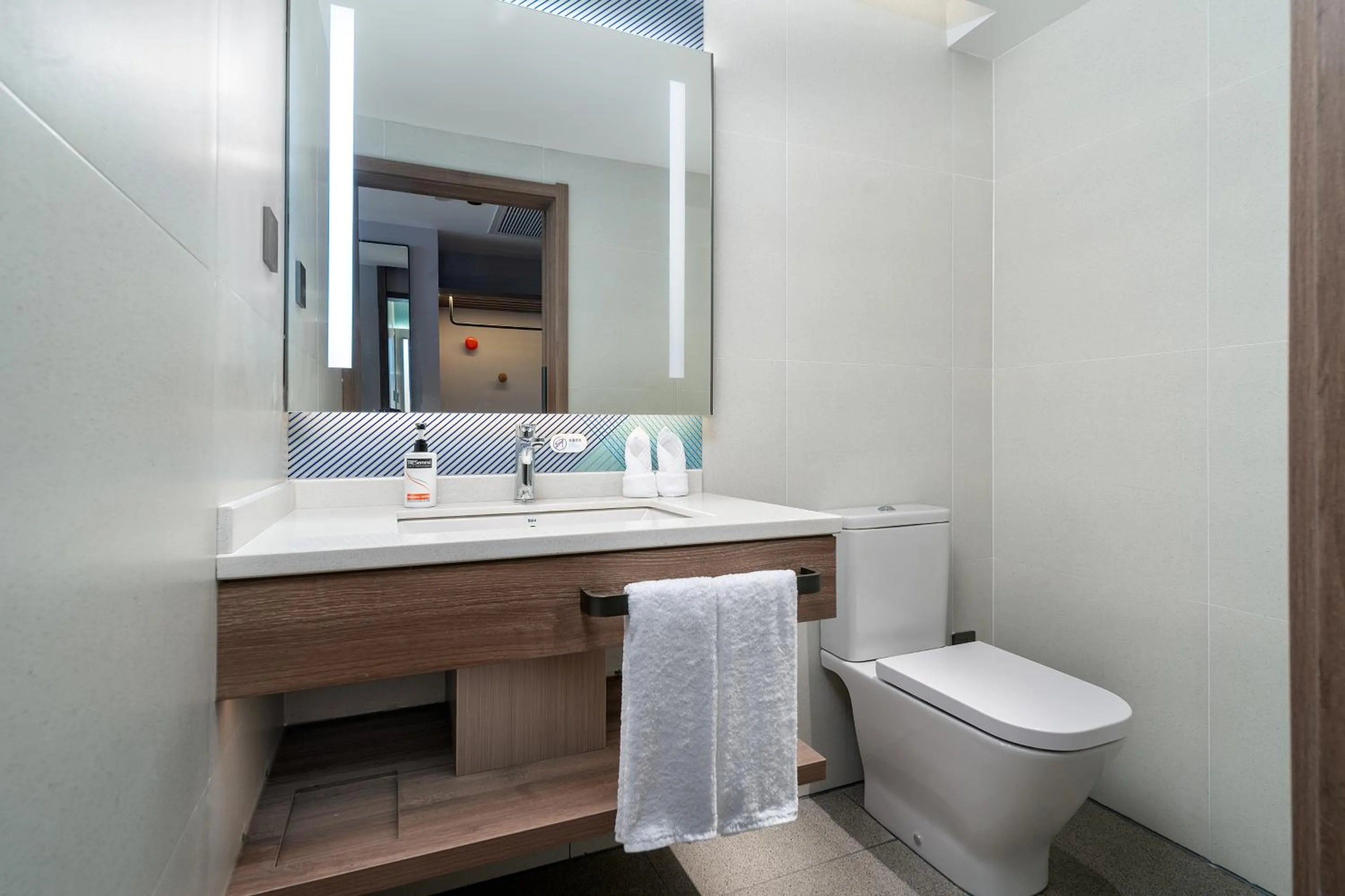 Toilet in Holiday Inn Express Xiamen LuShan