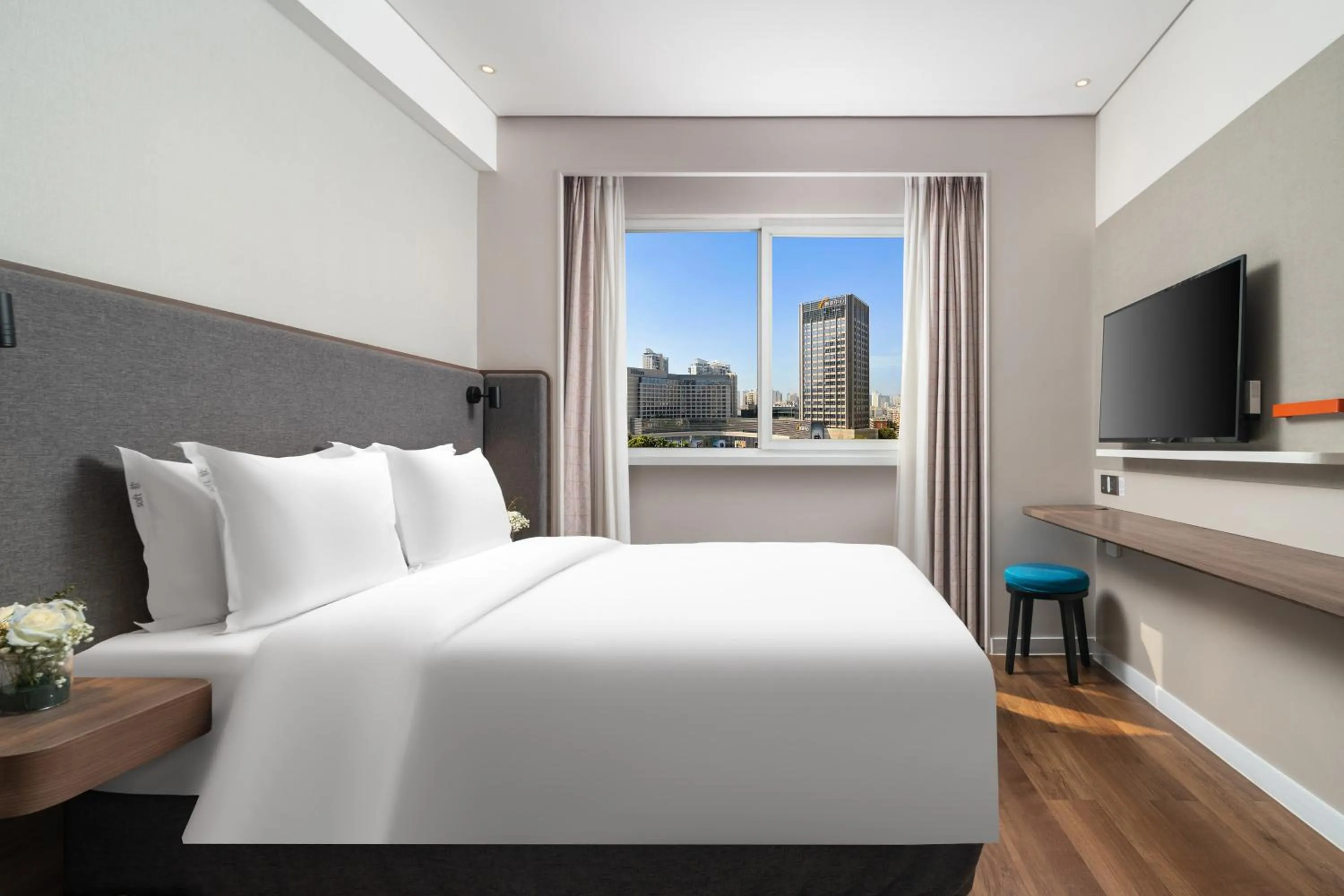 Photo of the whole room, Bed in Holiday Inn Express Xiamen LuShan