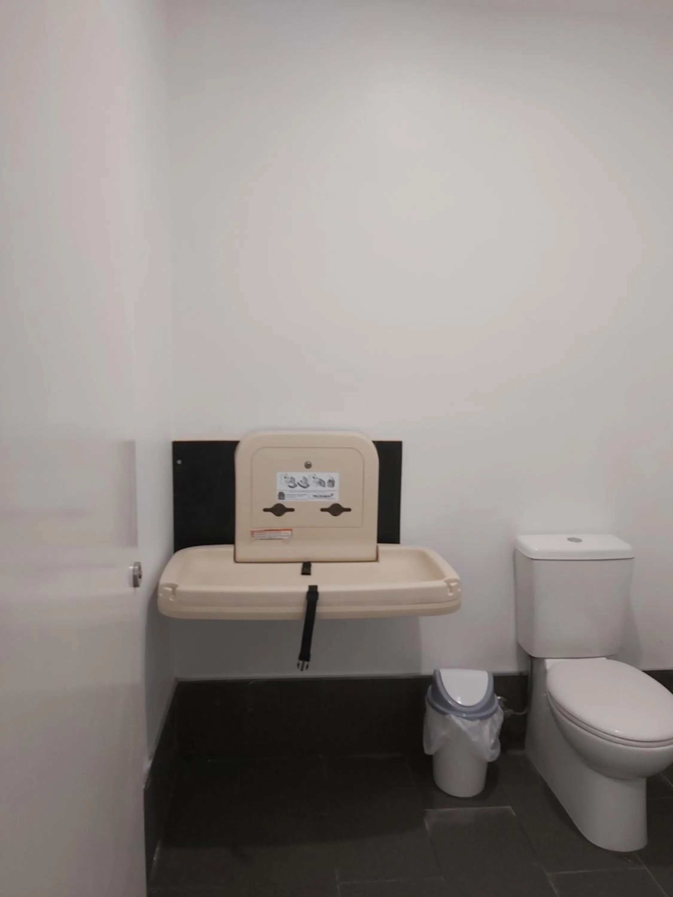 Swimming pool in Eden Motel