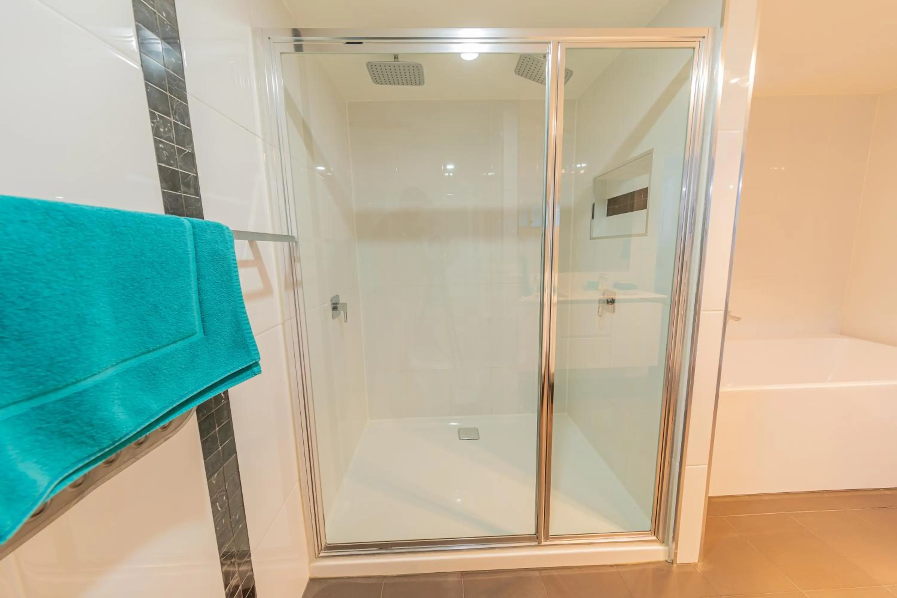 Shower in Eden Motel