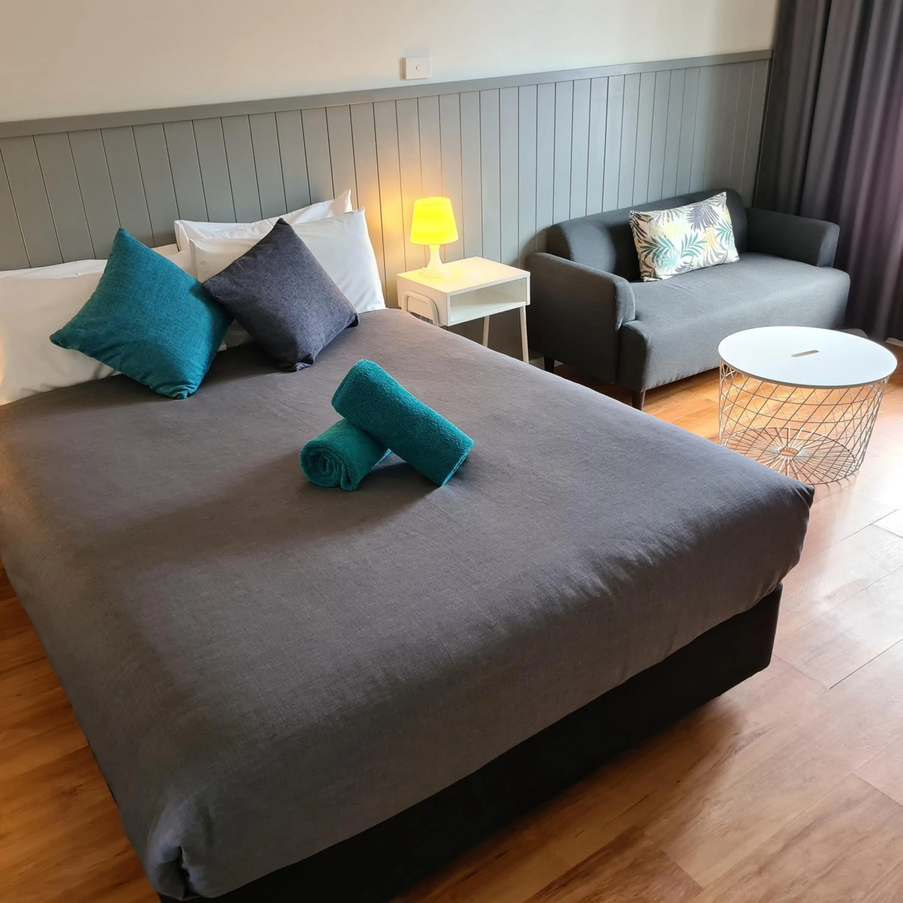 Bedroom, Bed in Eden Motel