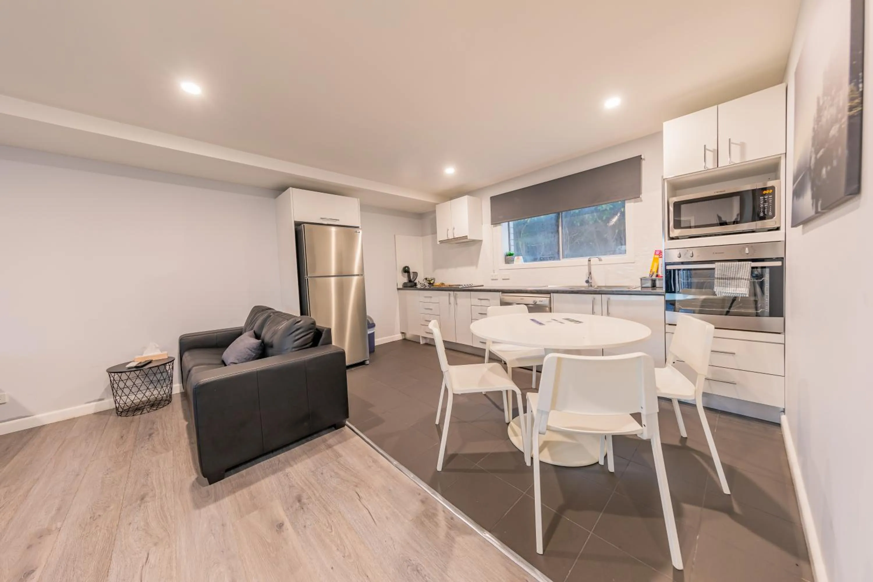 Kitchen or kitchenette in Eden Motel