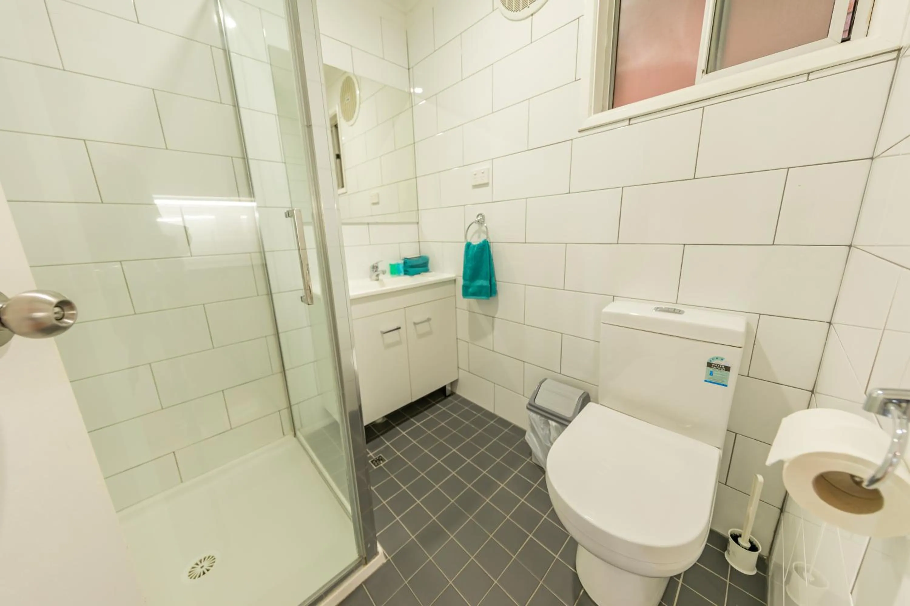 Bathroom in Eden Motel