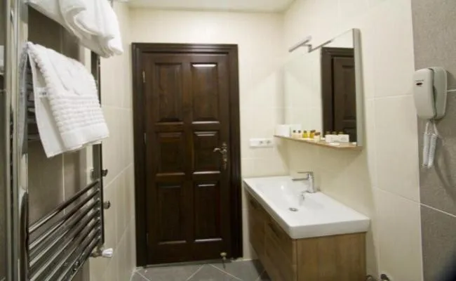 Bathroom in Cheltikov Hotel