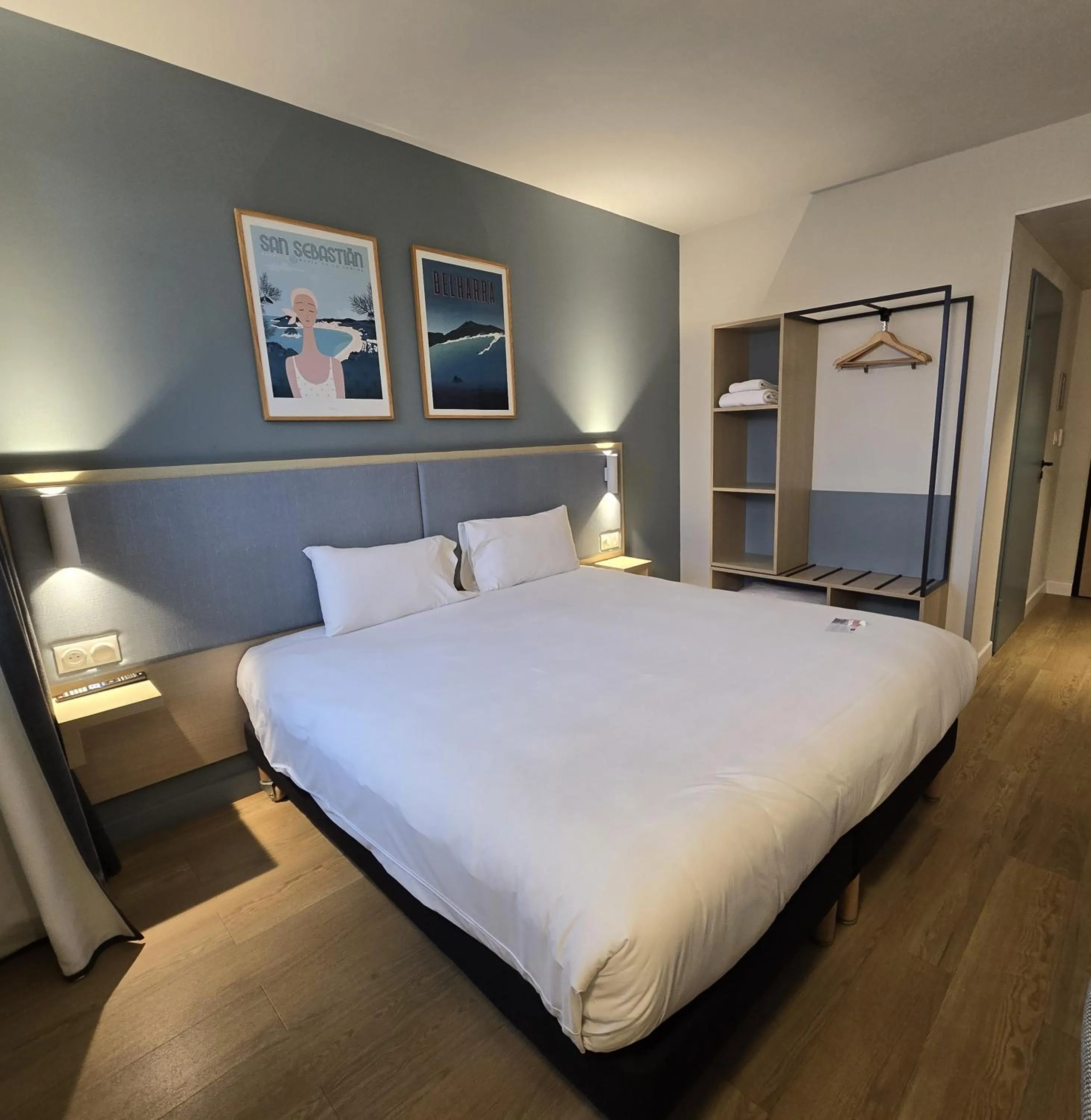 Bed in Kyriad Bordeaux Nord Sainte Eulalie