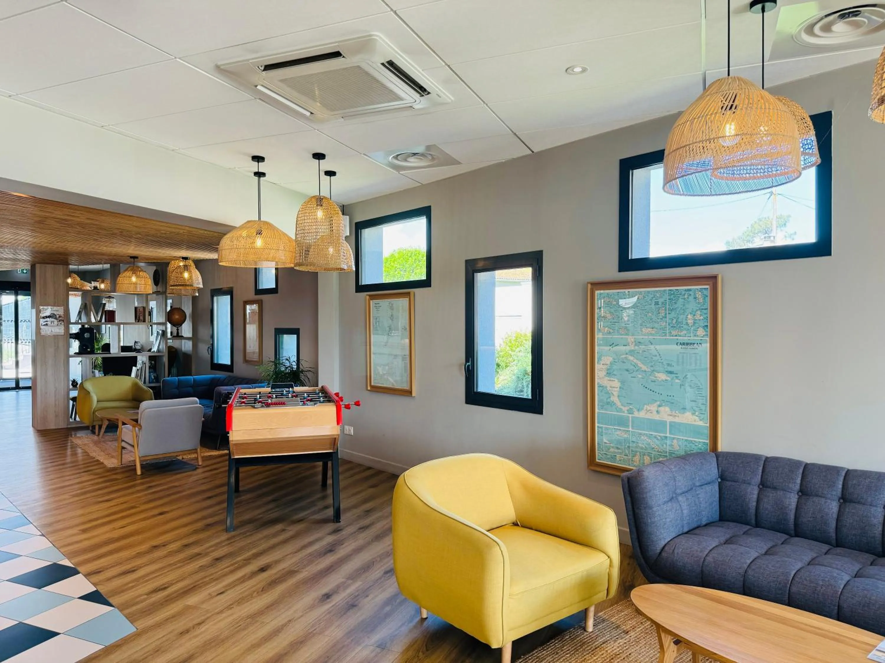 Lobby or reception in Kyriad Bordeaux Nord Sainte Eulalie