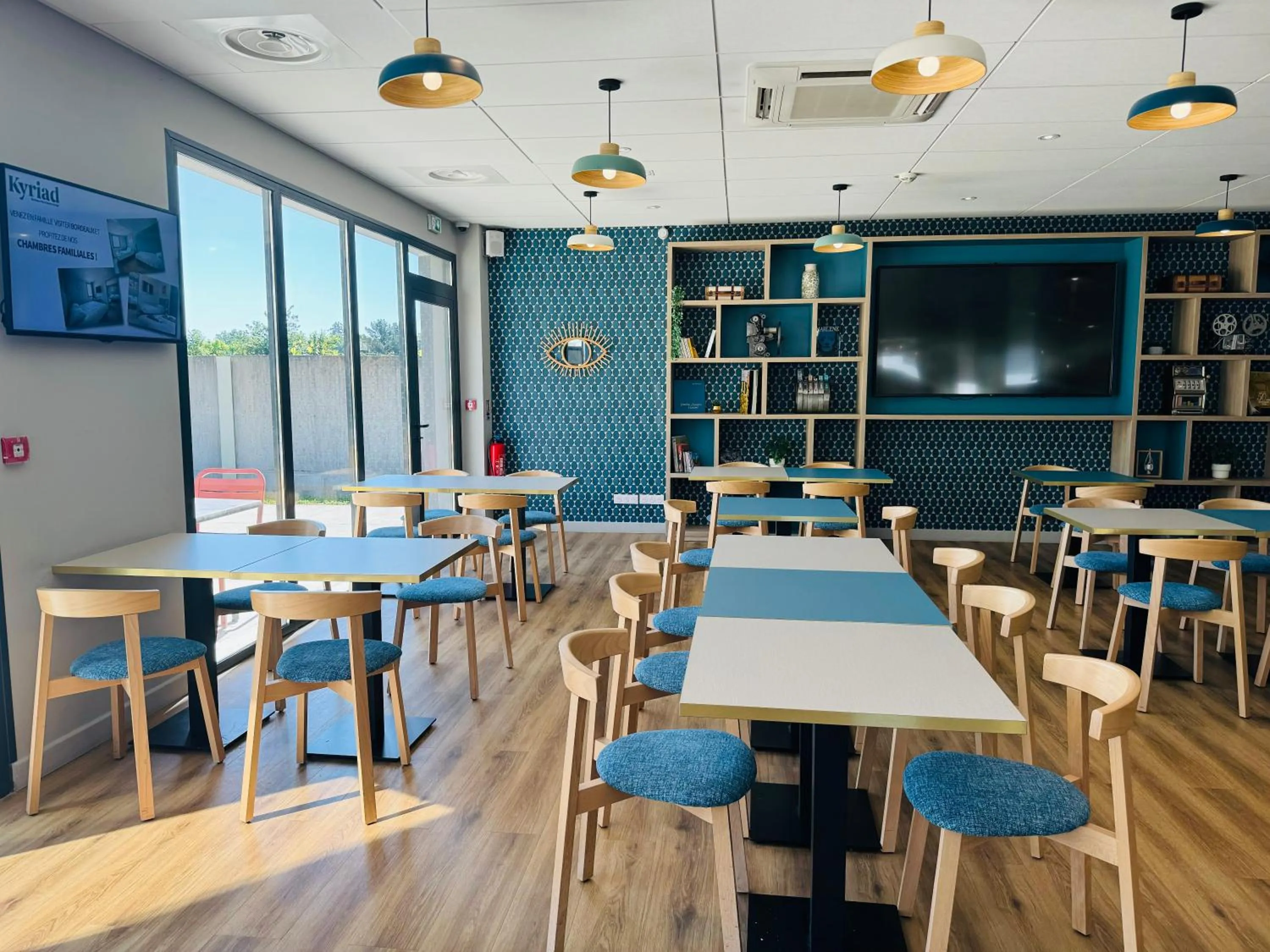 Restaurant/places to eat in Kyriad Bordeaux Nord Sainte Eulalie