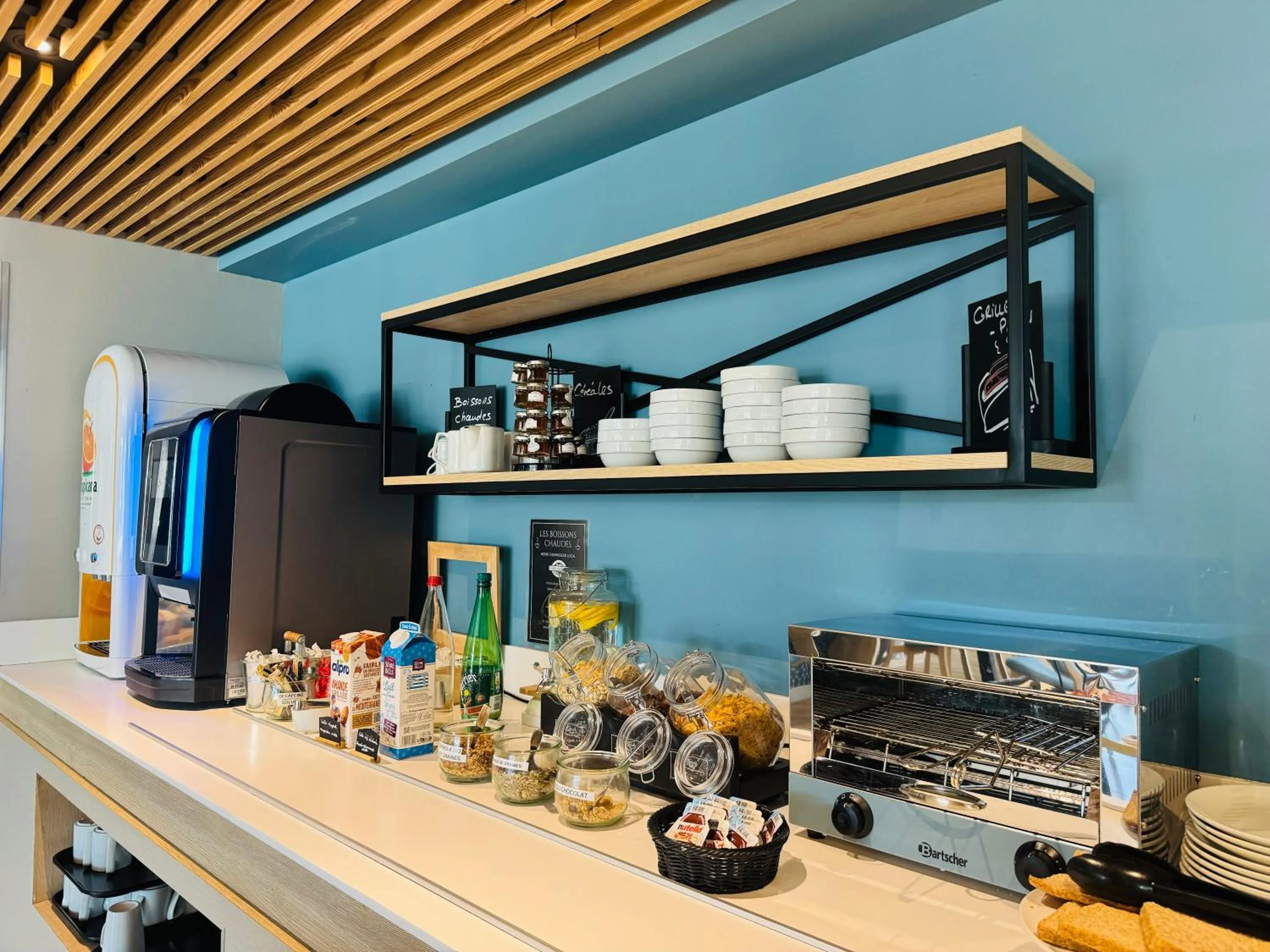 Breakfast in Kyriad Bordeaux Nord Sainte Eulalie