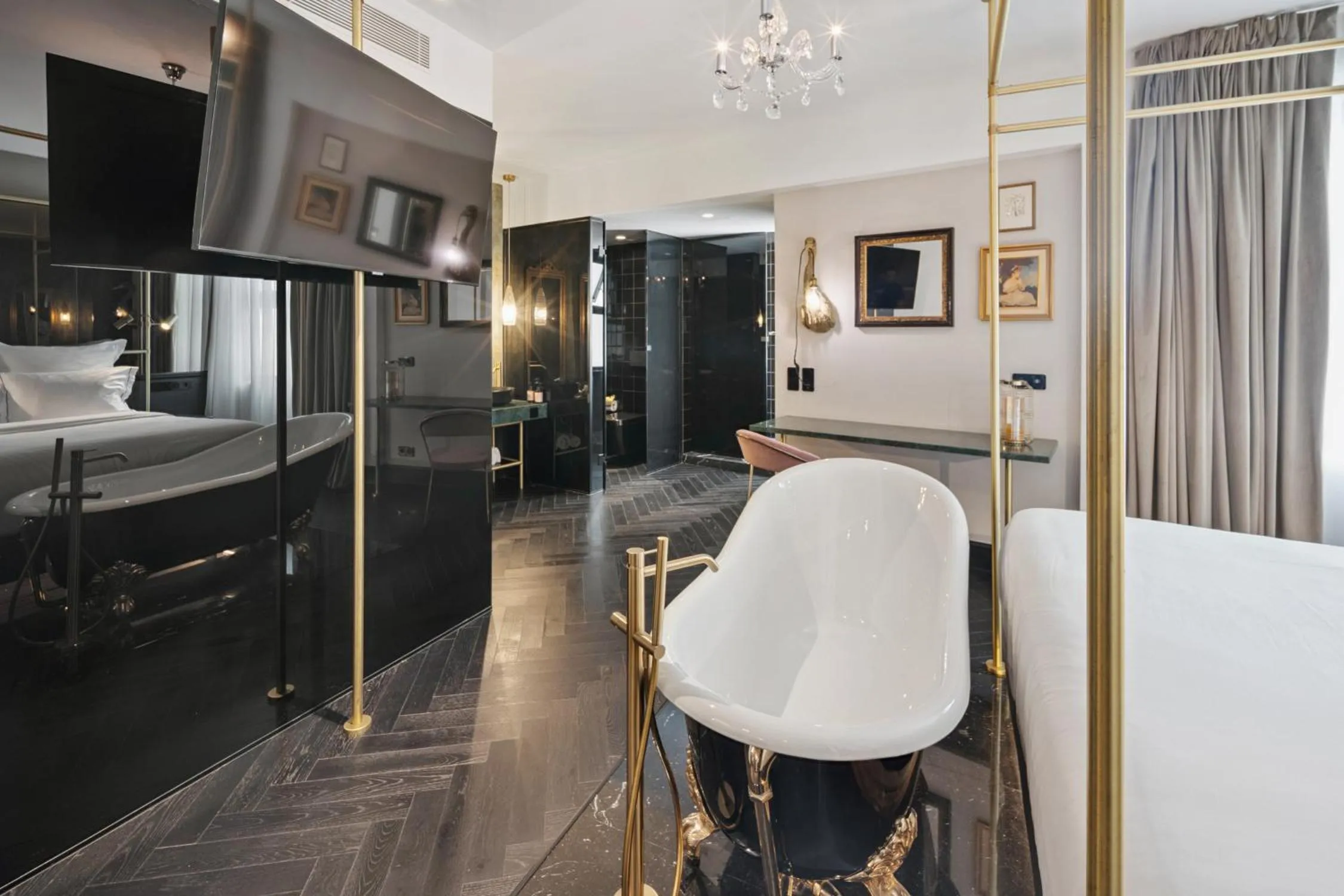 Bath in Skylark, Aluma Hotels & Resorts